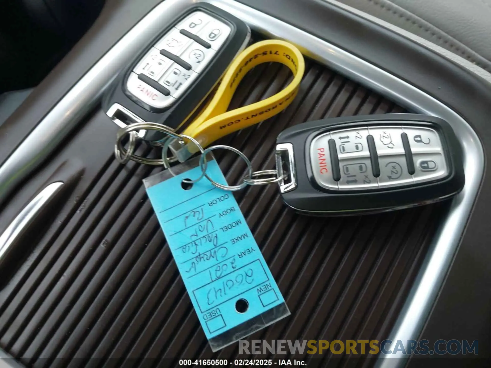 11 fotografías del automóvil dañado 2C4RC3BG1MR504028 CHRYSLER PACIFICA 2021