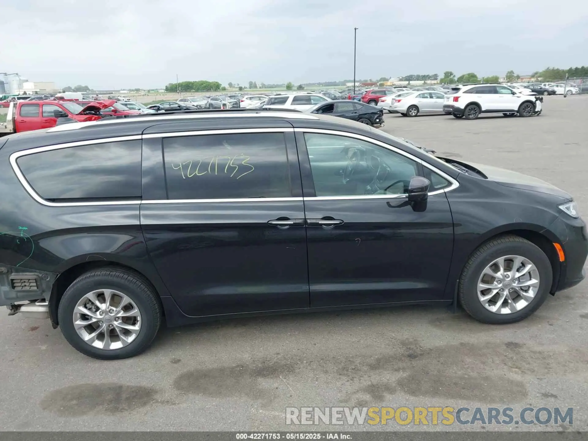 14 fotografías del automóvil dañado 2C4RC3BG4MR523141 CHRYSLER PACIFICA 2021