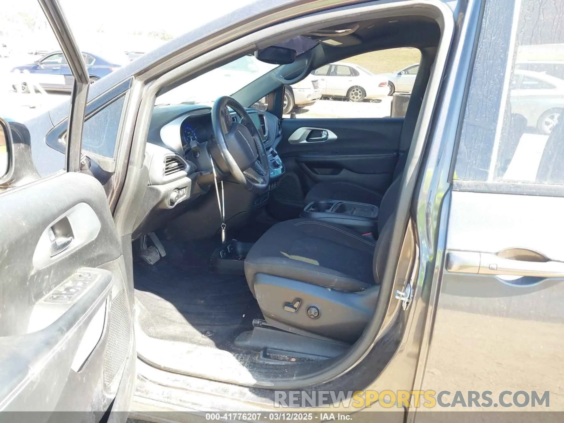 5 fotografías del automóvil dañado 2C4RC3FG1MR550842 CHRYSLER PACIFICA 2021