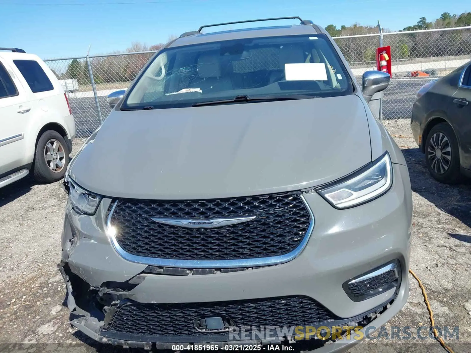 12 fotografías del automóvil dañado 2C4RC3GG3MR541011 CHRYSLER PACIFICA 2021