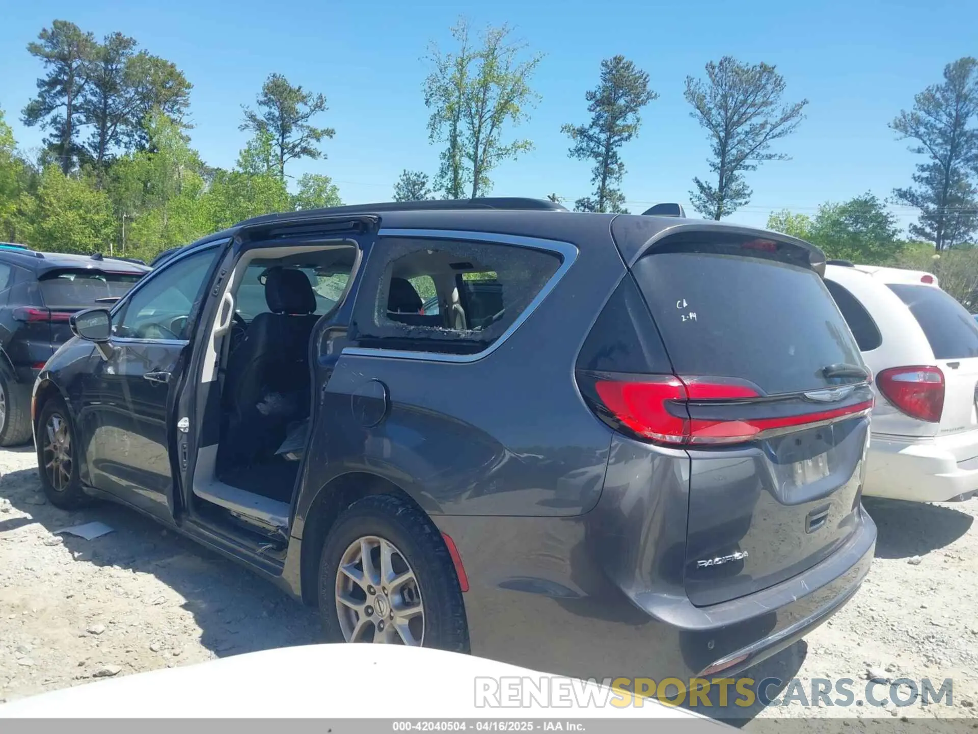 14 fotografías del automóvil dañado 2C4RC1BG0NR162013 CHRYSLER PACIFICA 2022