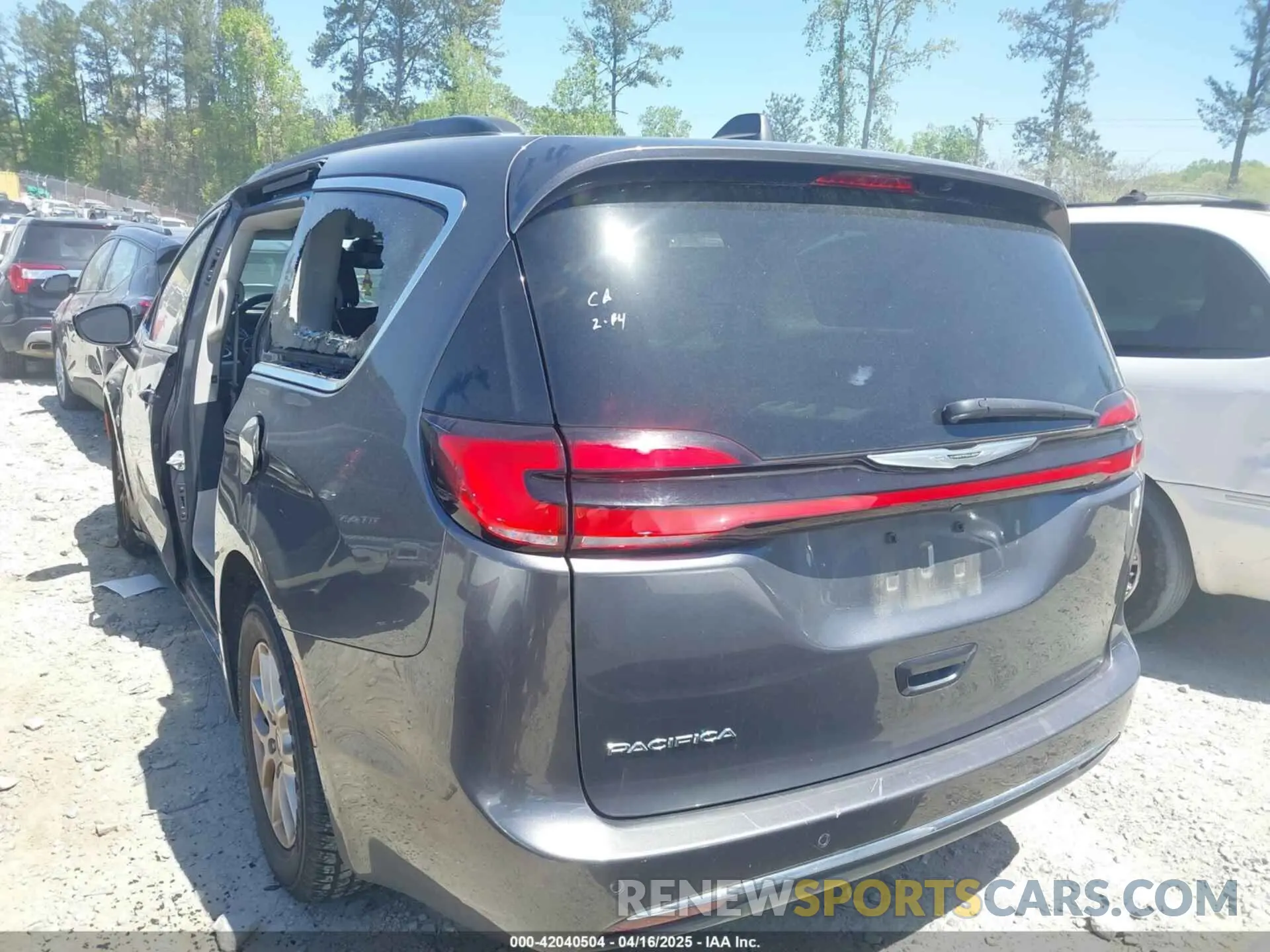 3 fotografías del automóvil dañado 2C4RC1BG0NR162013 CHRYSLER PACIFICA 2022