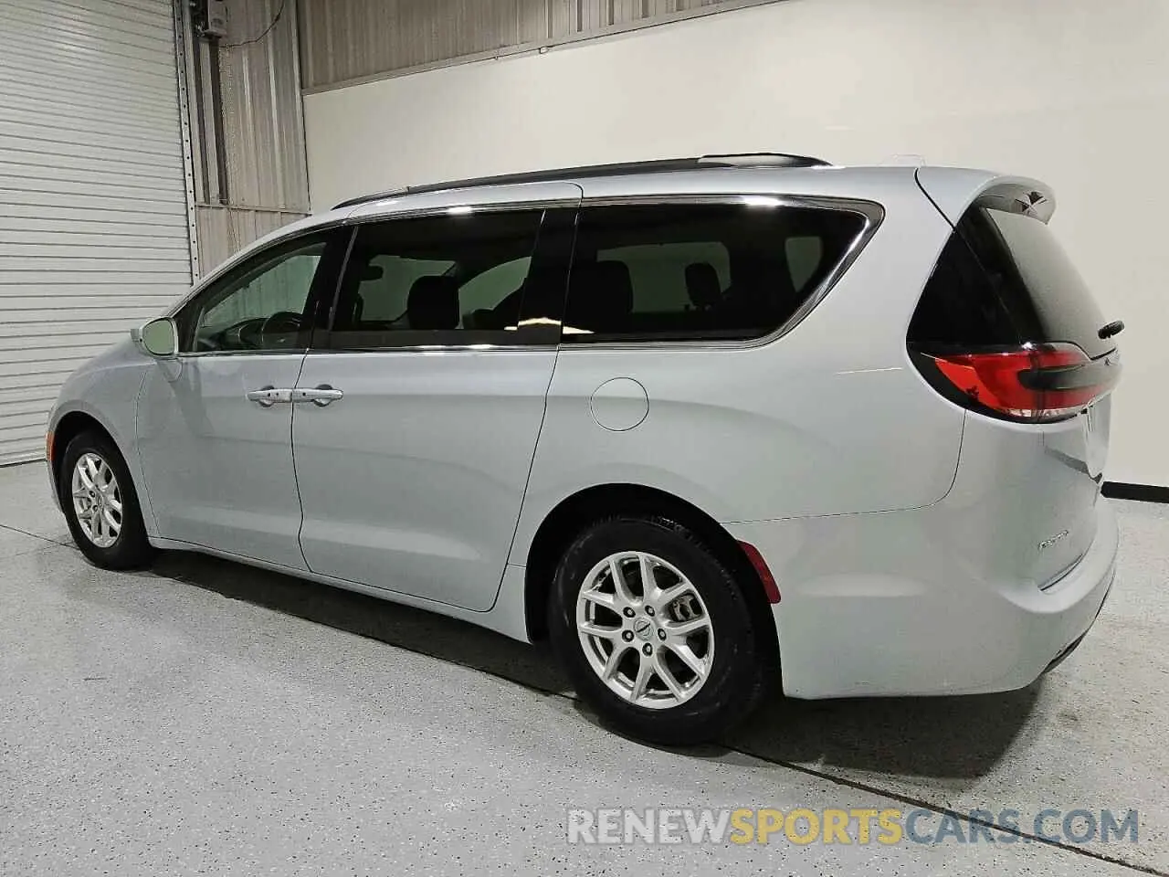 2 fotografías del automóvil dañado 2C4RC1BG0NR167373 CHRYSLER PACIFICA 2022