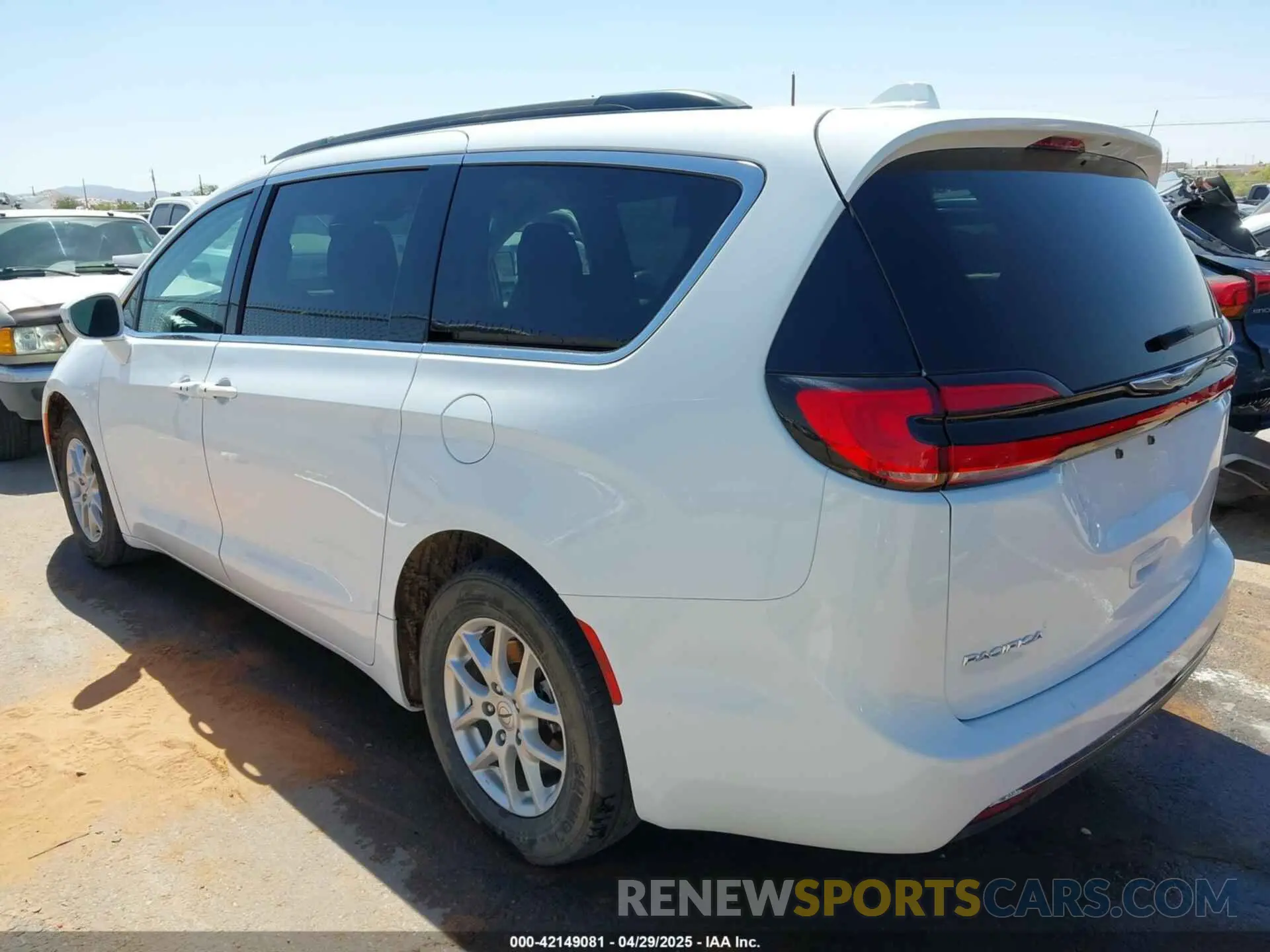 14 fotografías del automóvil dañado 2C4RC1BG1NR191813 CHRYSLER PACIFICA 2022