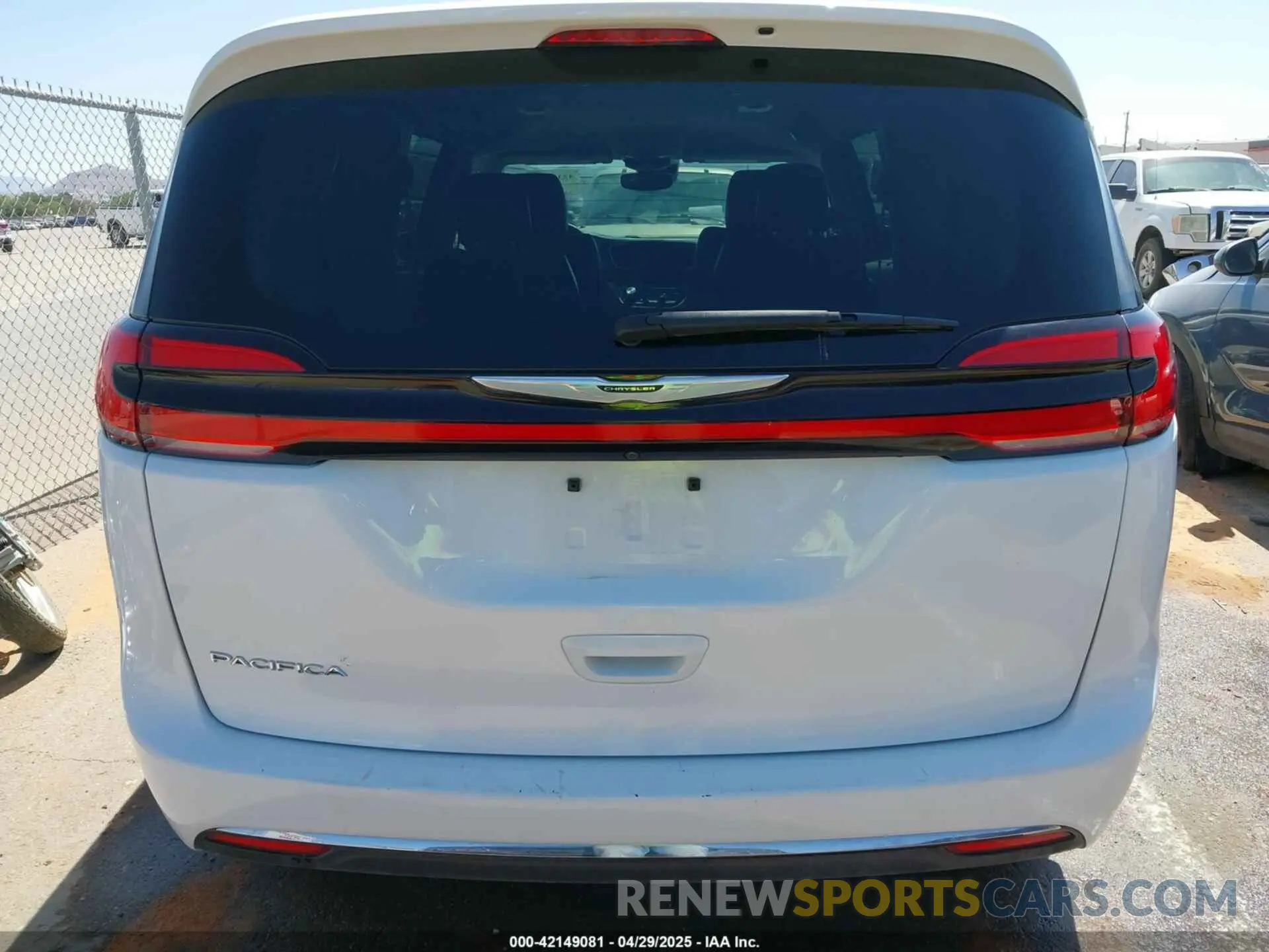16 fotografías del automóvil dañado 2C4RC1BG1NR191813 CHRYSLER PACIFICA 2022
