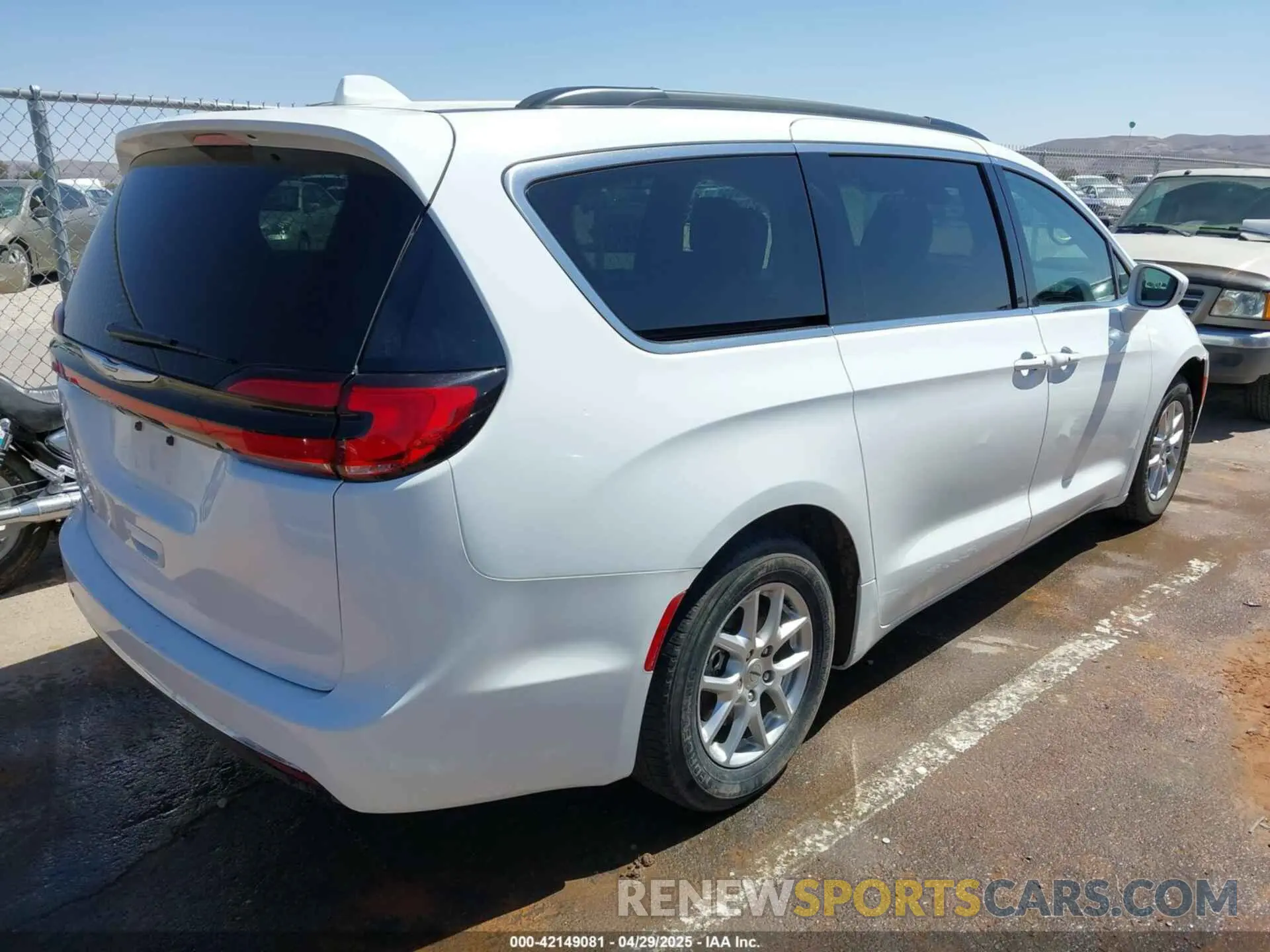 4 fotografías del automóvil dañado 2C4RC1BG1NR191813 CHRYSLER PACIFICA 2022