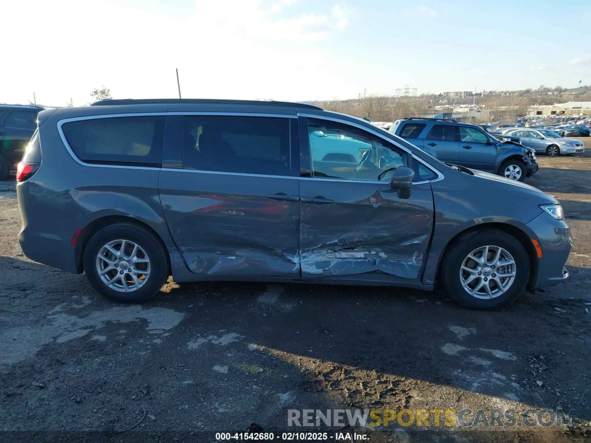 14 fotografías del automóvil dañado 2C4RC1BG3NR117213 CHRYSLER PACIFICA 2022