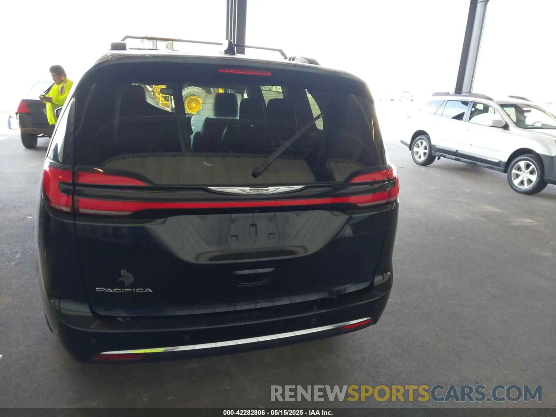 17 fotografías del automóvil dañado 2C4RC1BG3NR142192 CHRYSLER PACIFICA 2022