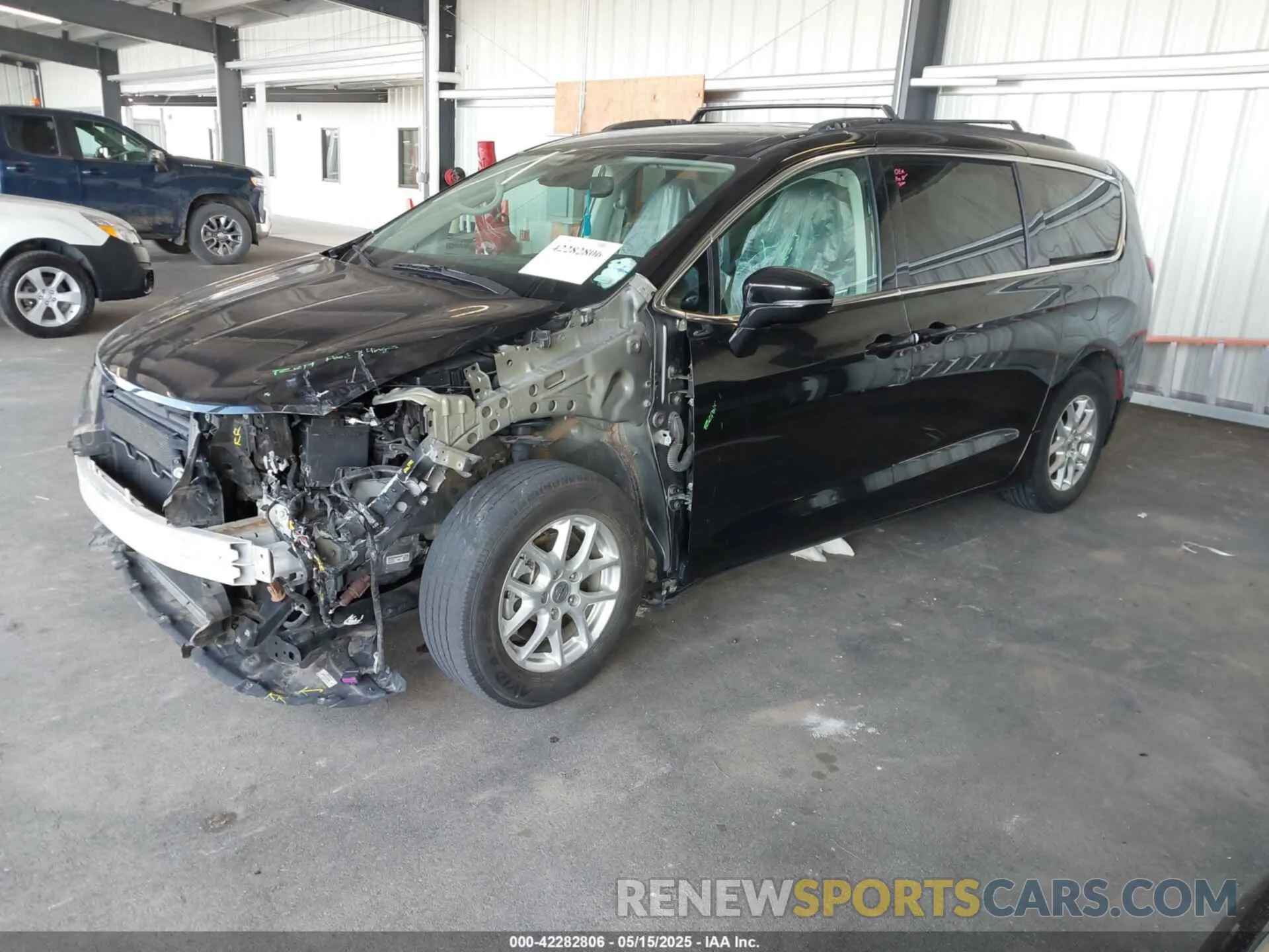 2 fotografías del automóvil dañado 2C4RC1BG3NR142192 CHRYSLER PACIFICA 2022