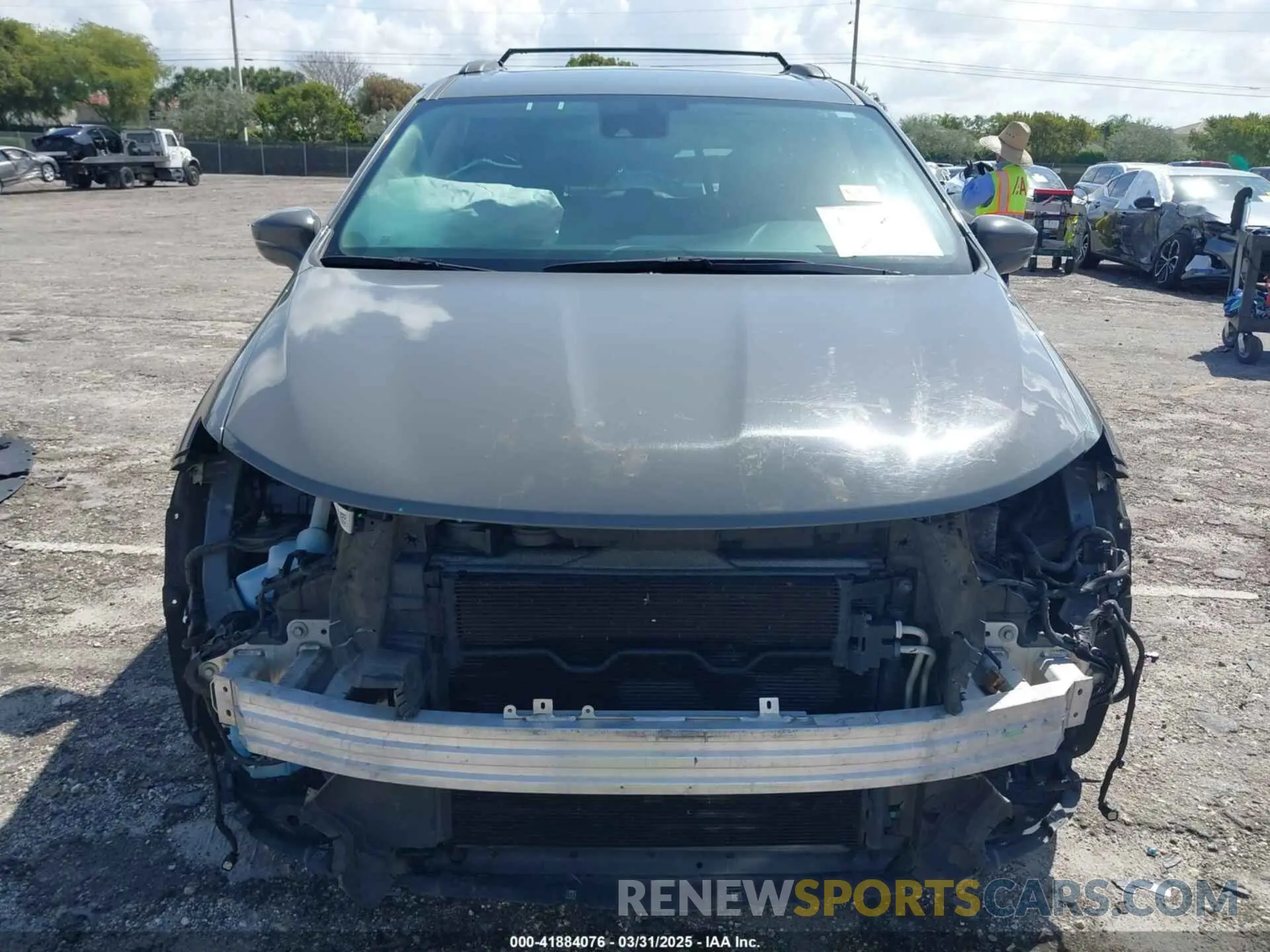 13 fotografías del automóvil dañado 2C4RC1BG4NR113946 CHRYSLER PACIFICA 2022