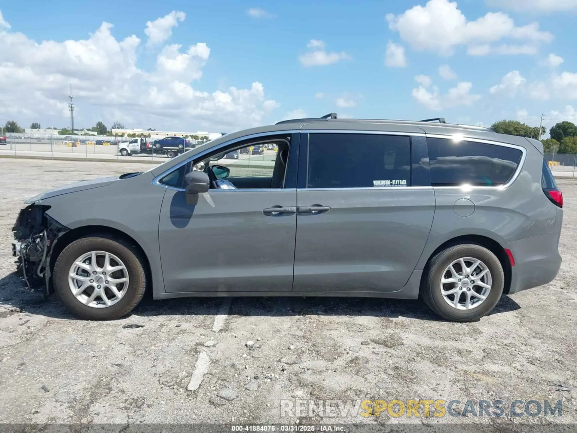 15 fotografías del automóvil dañado 2C4RC1BG4NR113946 CHRYSLER PACIFICA 2022