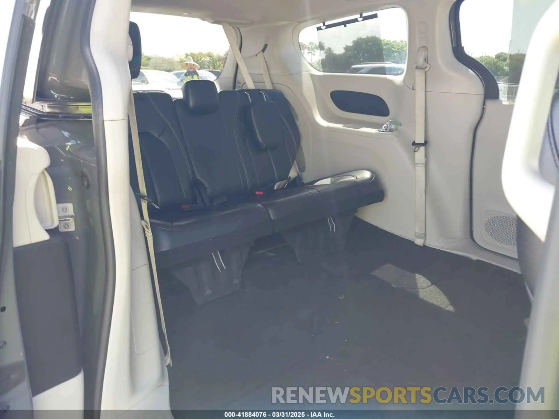 8 fotografías del automóvil dañado 2C4RC1BG4NR113946 CHRYSLER PACIFICA 2022