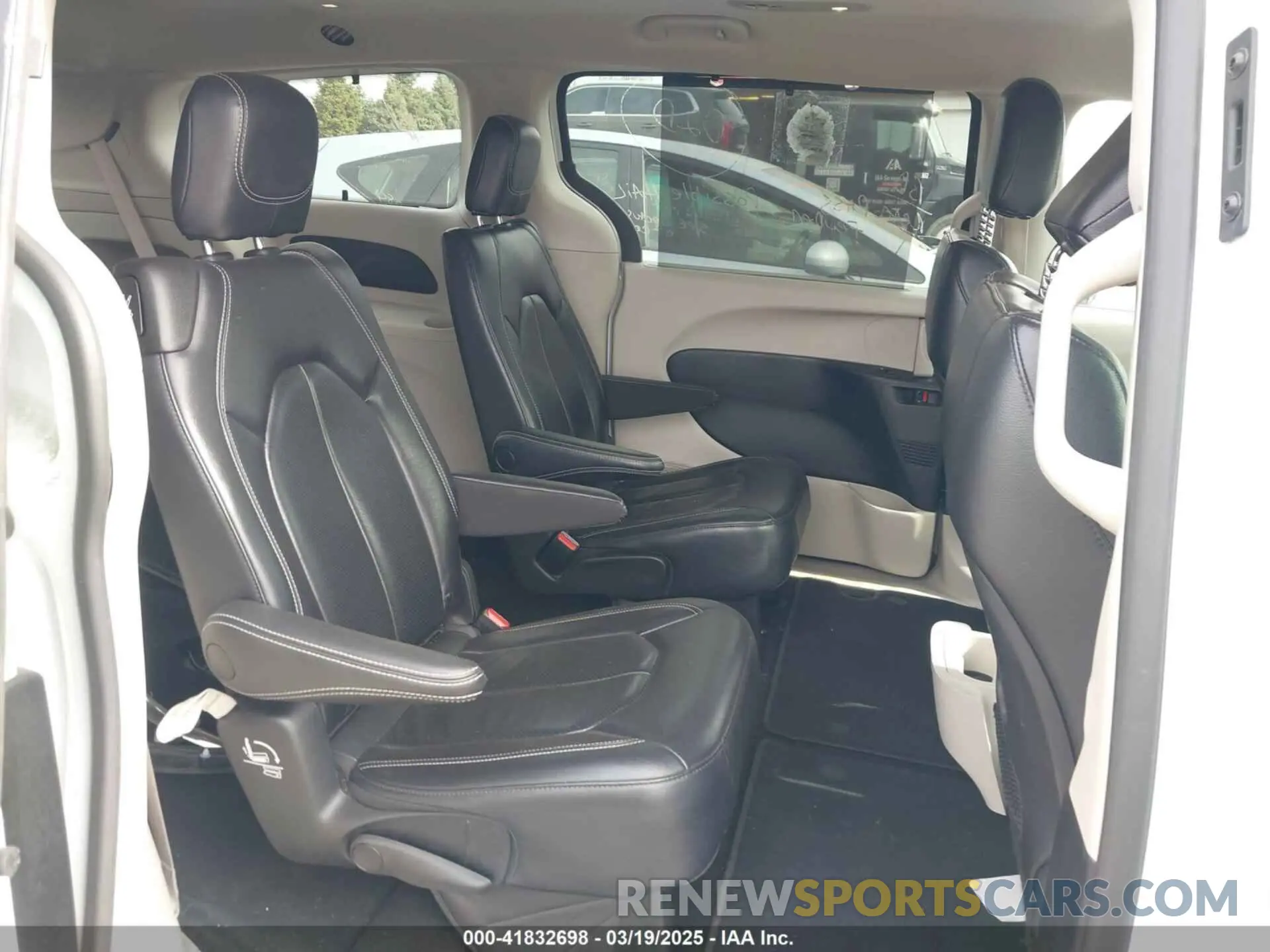 8 fotografías del automóvil dañado 2C4RC1BG4NR188100 CHRYSLER PACIFICA 2022