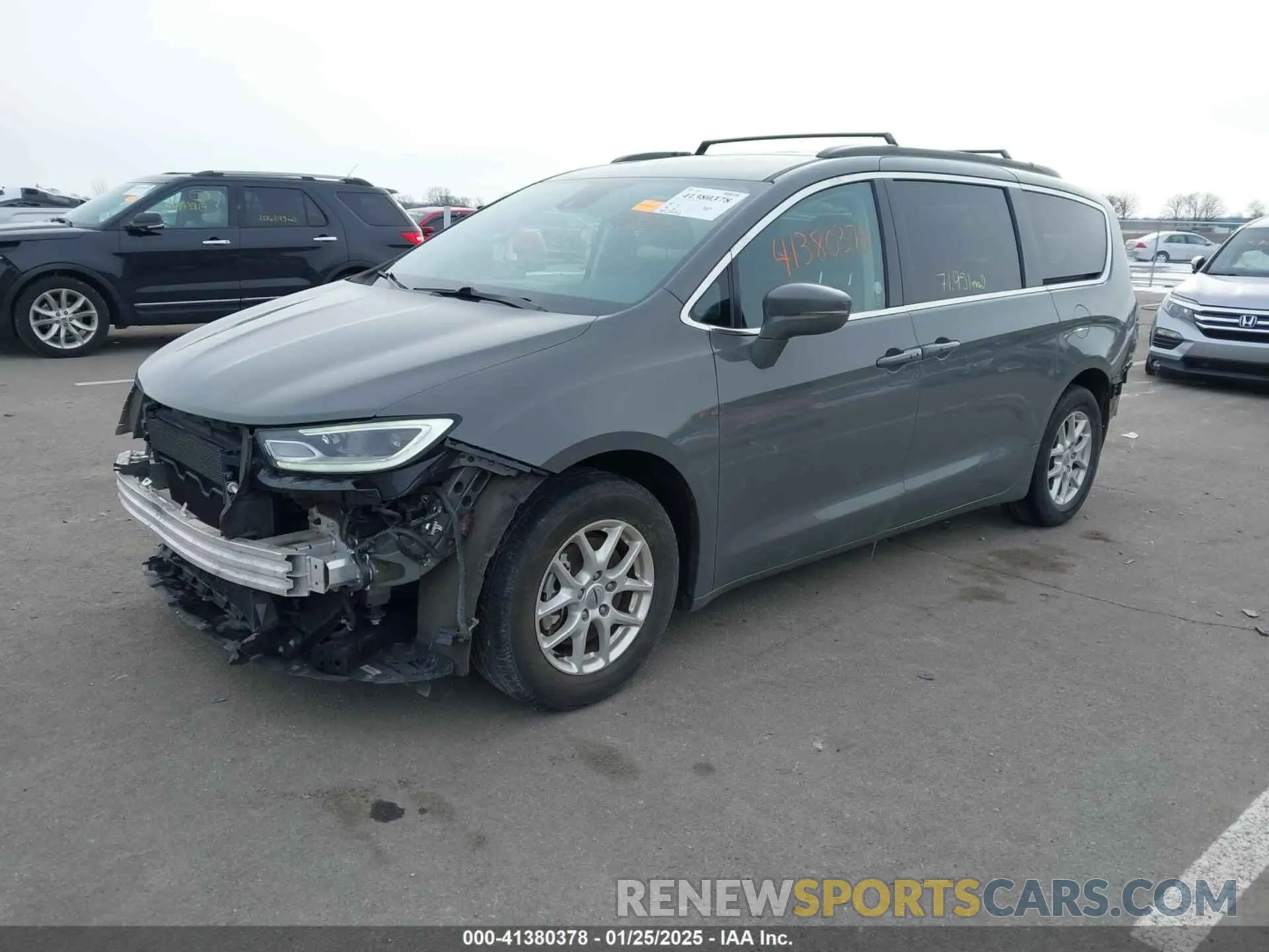 2 fotografías del automóvil dañado 2C4RC1BG5NR111378 CHRYSLER PACIFICA 2022