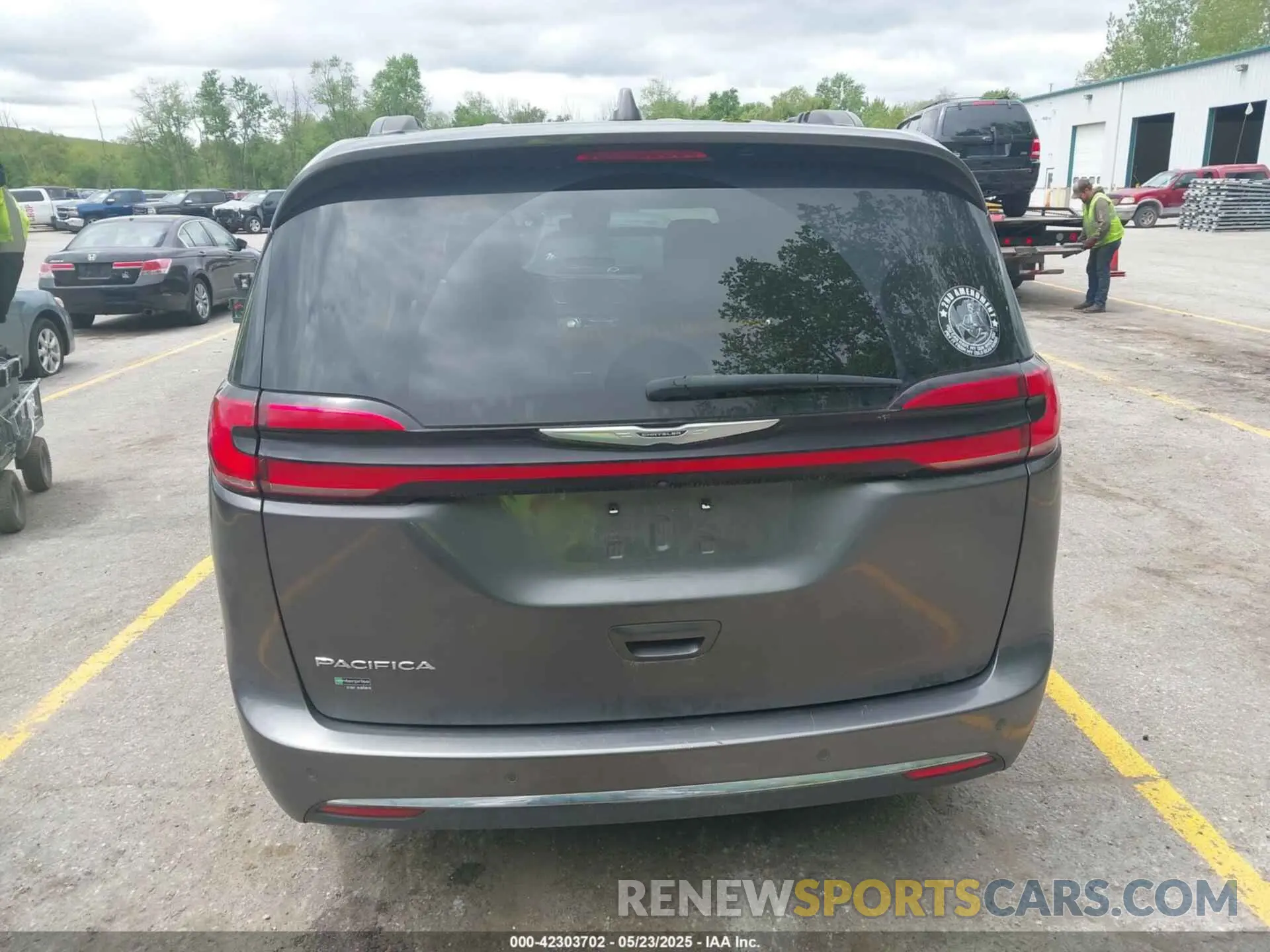 17 fotografías del automóvil dañado 2C4RC1BG5NR142176 CHRYSLER PACIFICA 2022