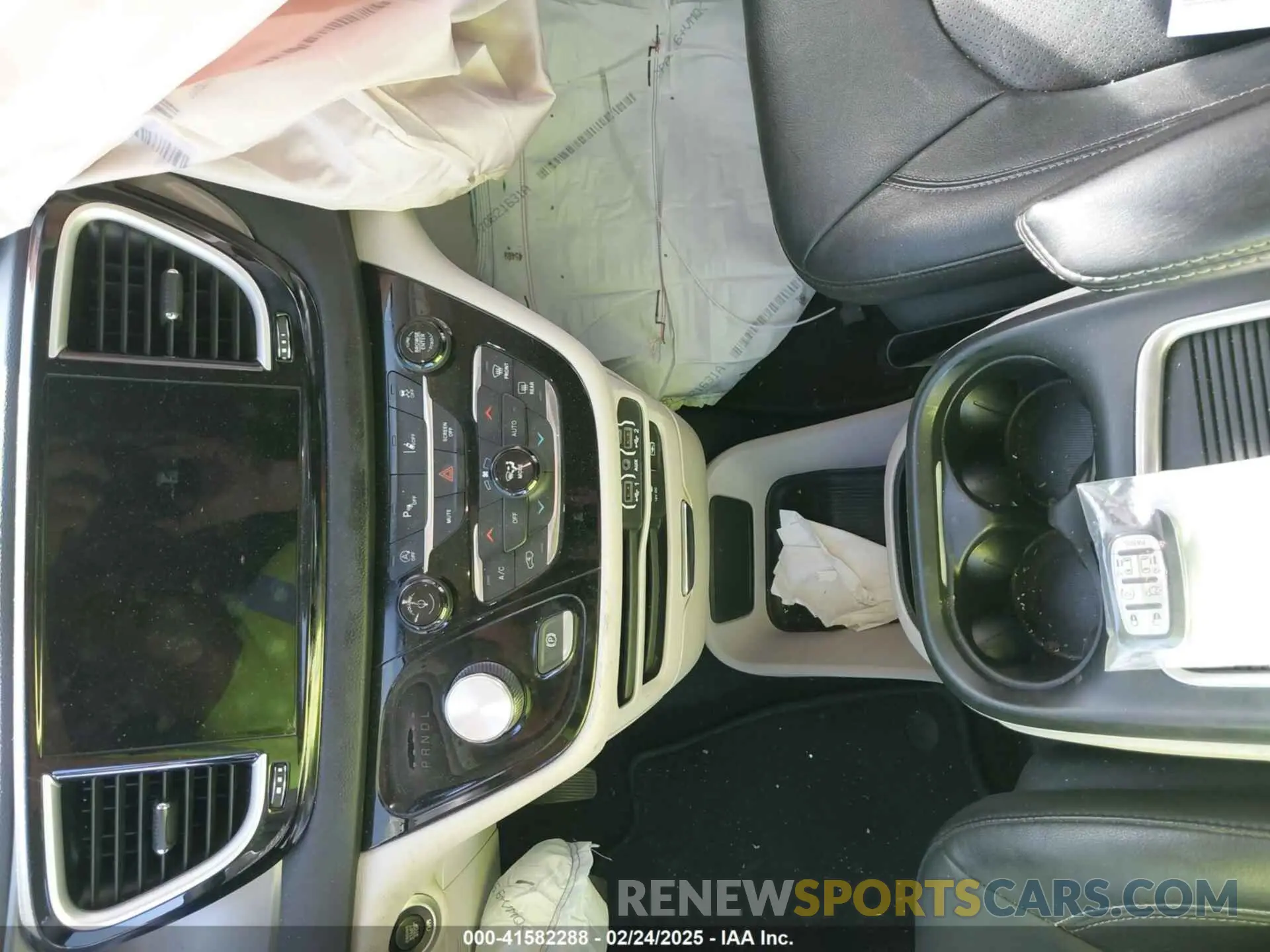 11 fotografías del automóvil dañado 2C4RC1BG6NR162744 CHRYSLER PACIFICA 2022
