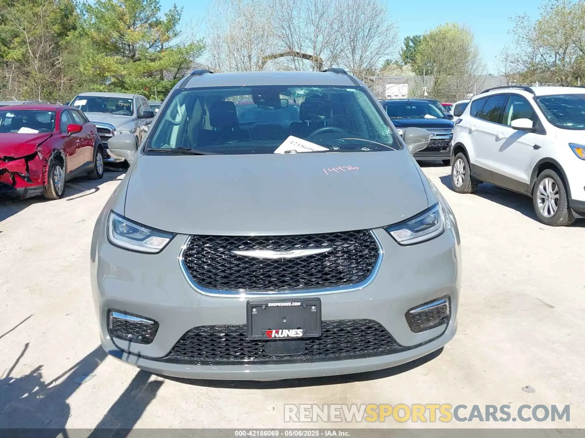 12 fotografías del automóvil dañado 2C4RC1BG7NR152112 CHRYSLER PACIFICA 2022
