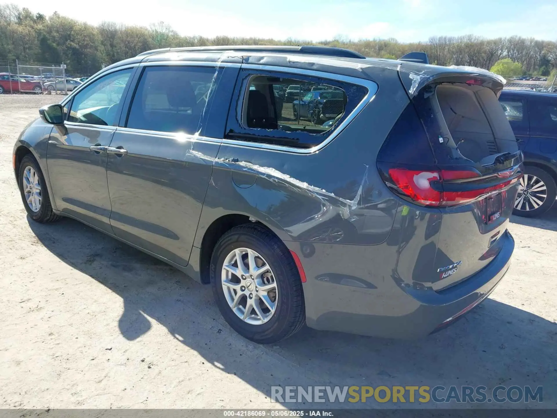 3 fotografías del automóvil dañado 2C4RC1BG7NR152112 CHRYSLER PACIFICA 2022