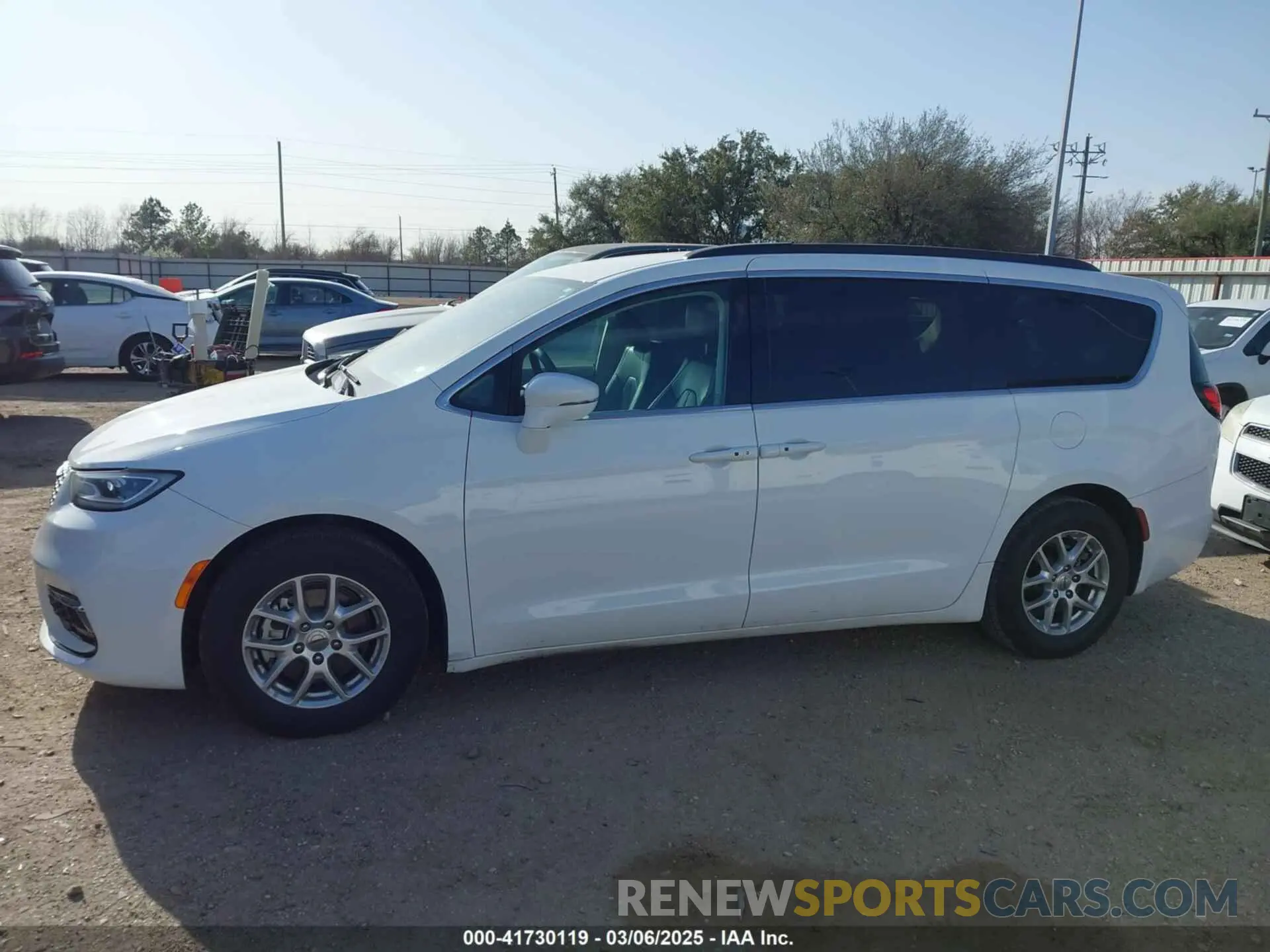 14 fotografías del automóvil dañado 2C4RC1BG8NR191131 CHRYSLER PACIFICA 2022
