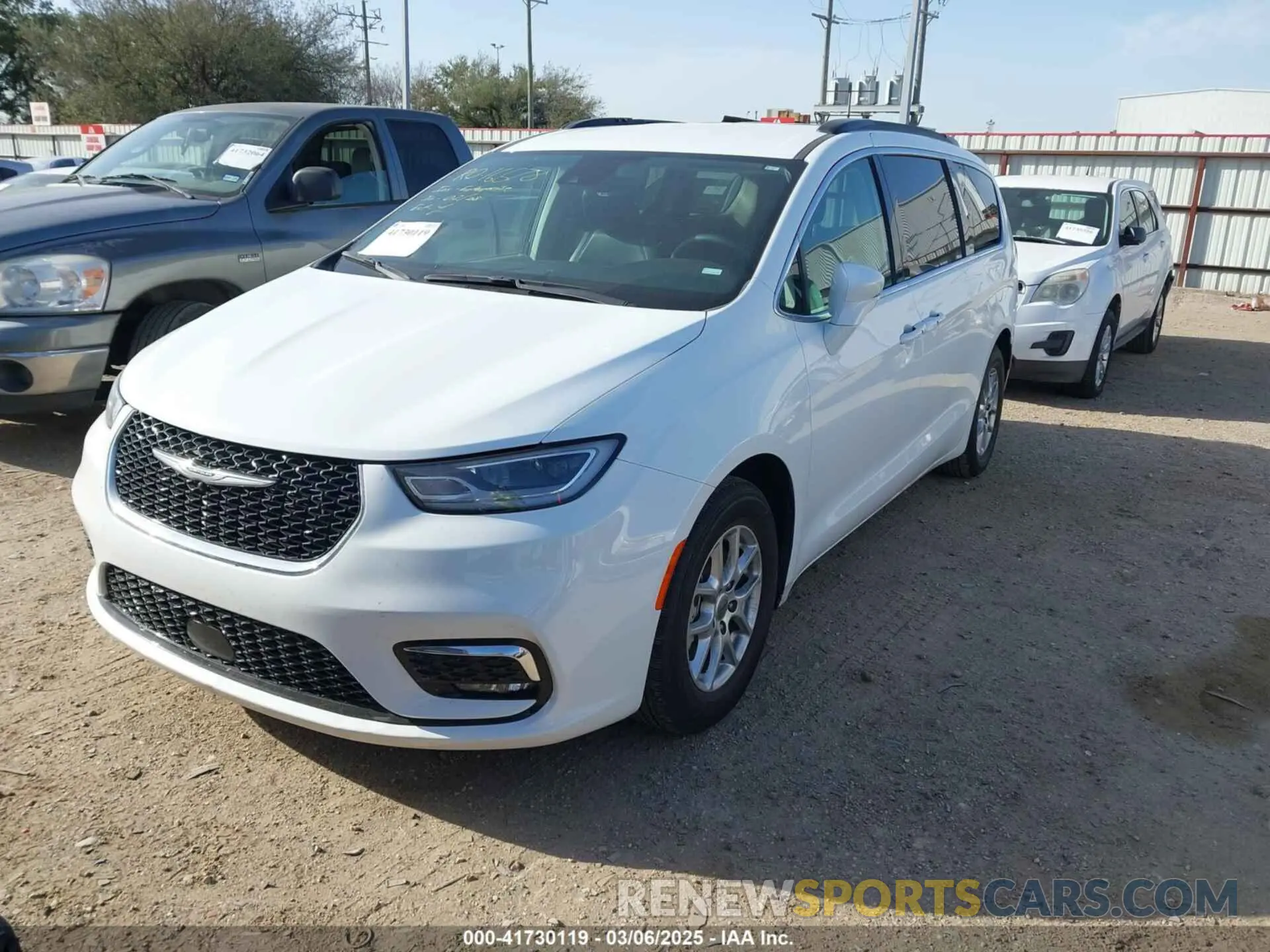 2 fotografías del automóvil dañado 2C4RC1BG8NR191131 CHRYSLER PACIFICA 2022