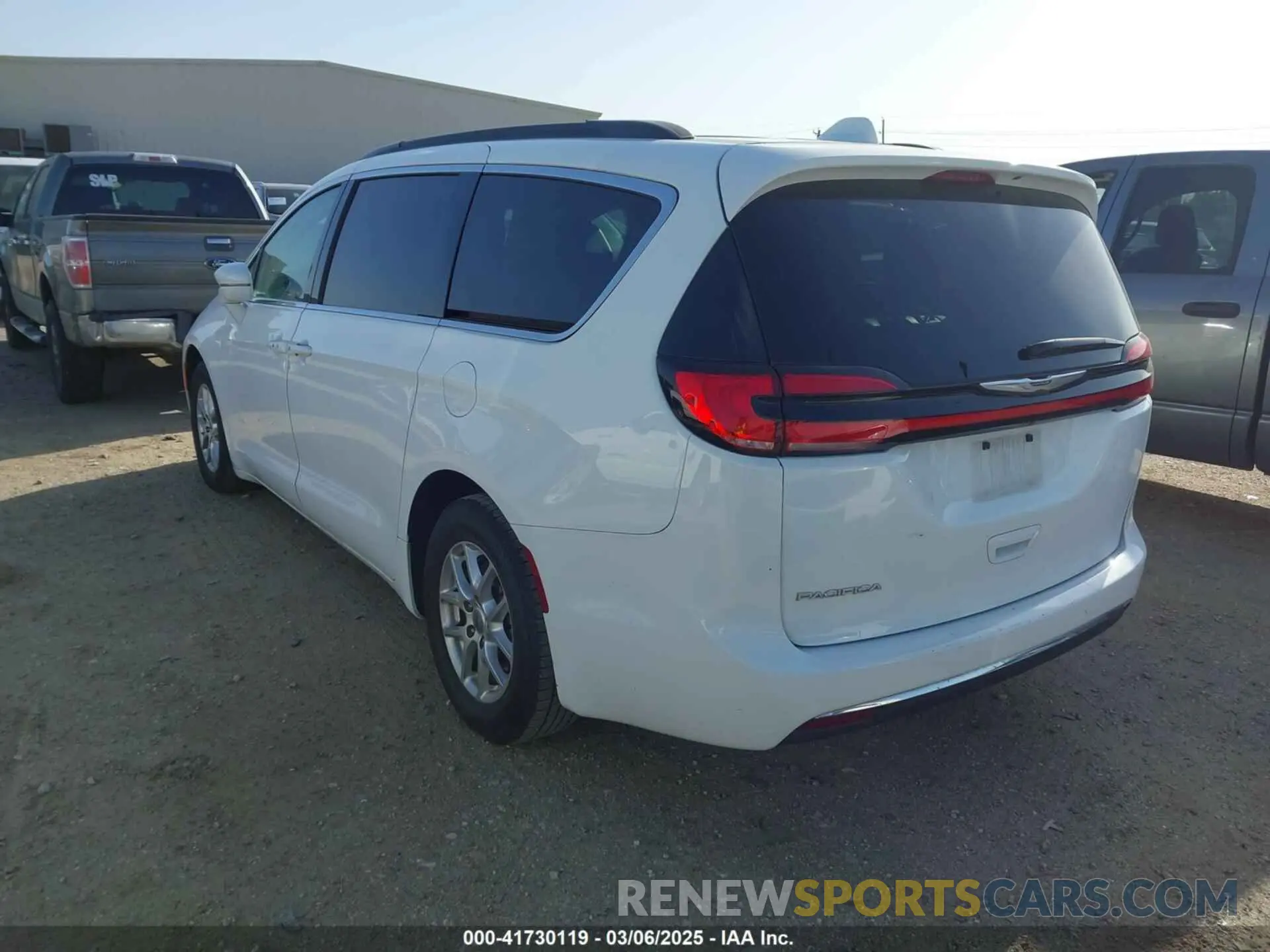 3 fotografías del automóvil dañado 2C4RC1BG8NR191131 CHRYSLER PACIFICA 2022