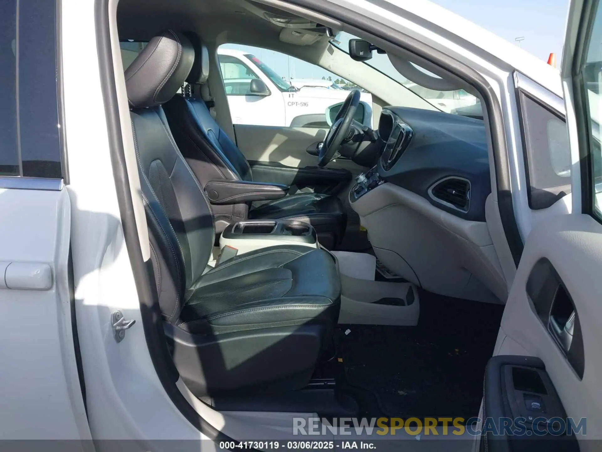 5 fotografías del automóvil dañado 2C4RC1BG8NR191131 CHRYSLER PACIFICA 2022