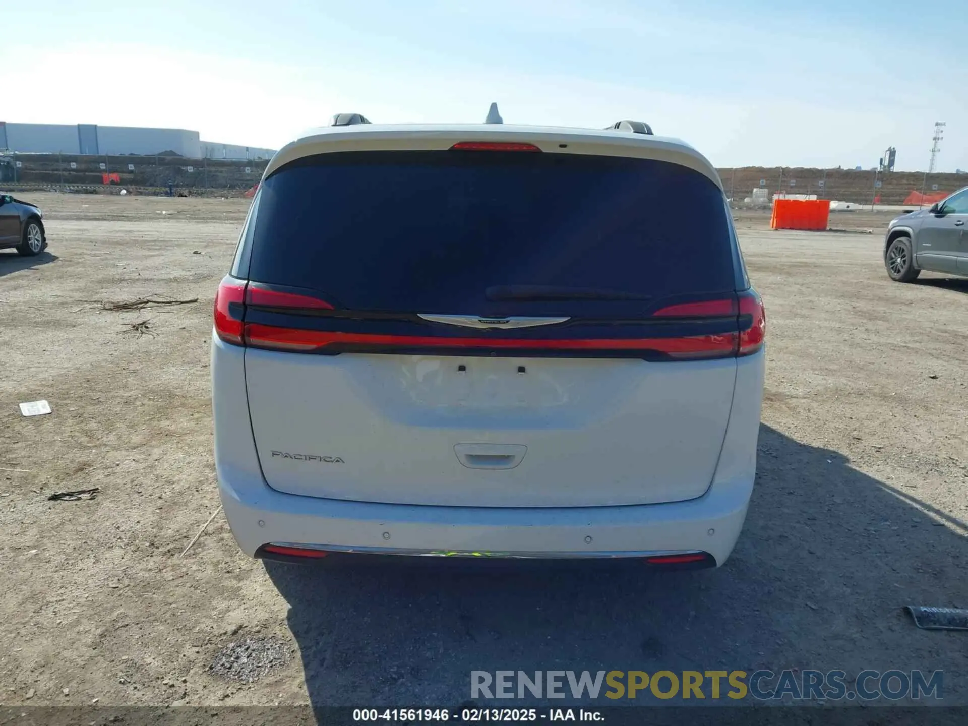 17 fotografías del automóvil dañado 2C4RC1BG9NR140561 CHRYSLER PACIFICA 2022