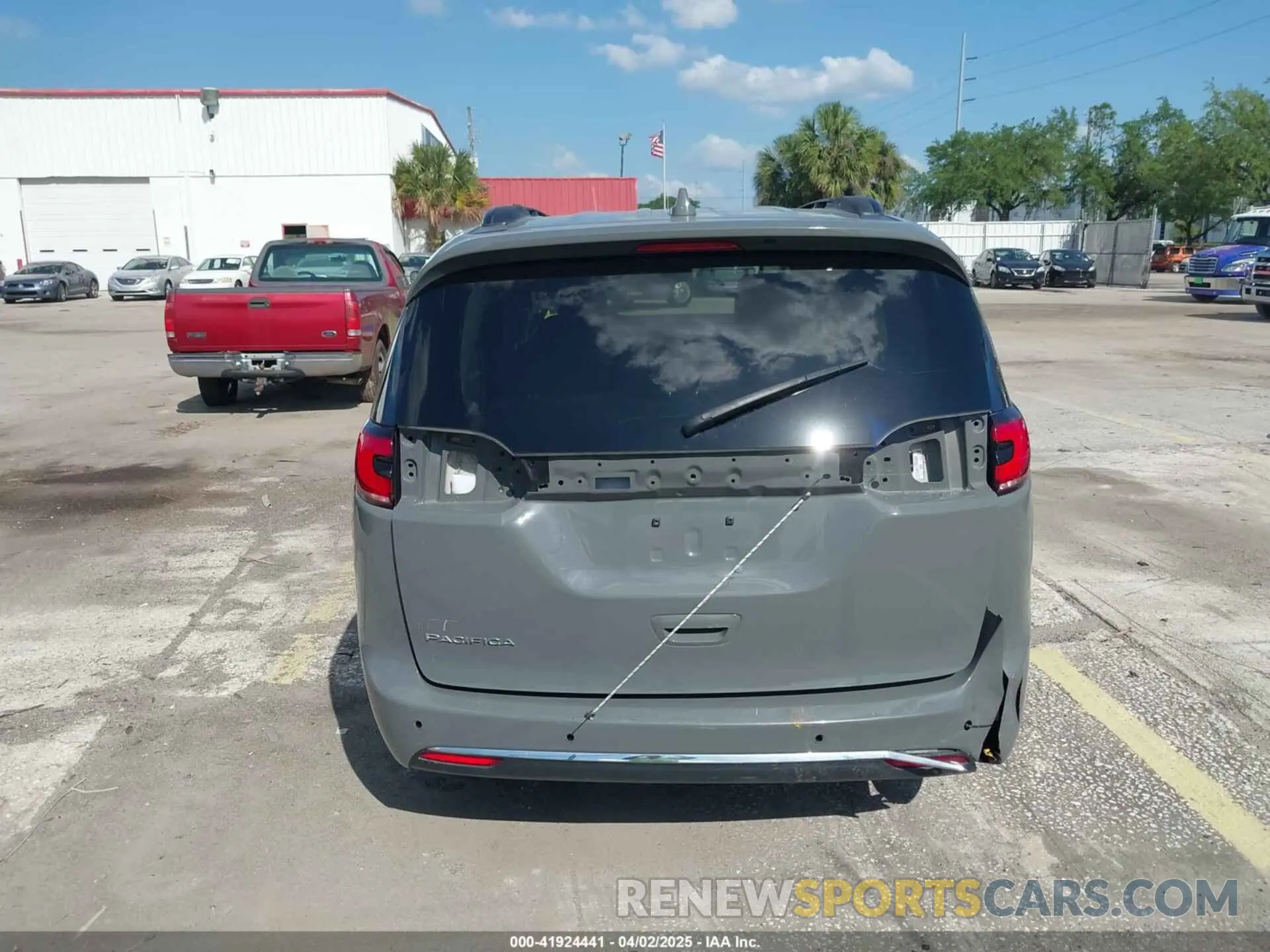 16 fotografías del automóvil dañado 2C4RC1BG9NR157831 CHRYSLER PACIFICA 2022
