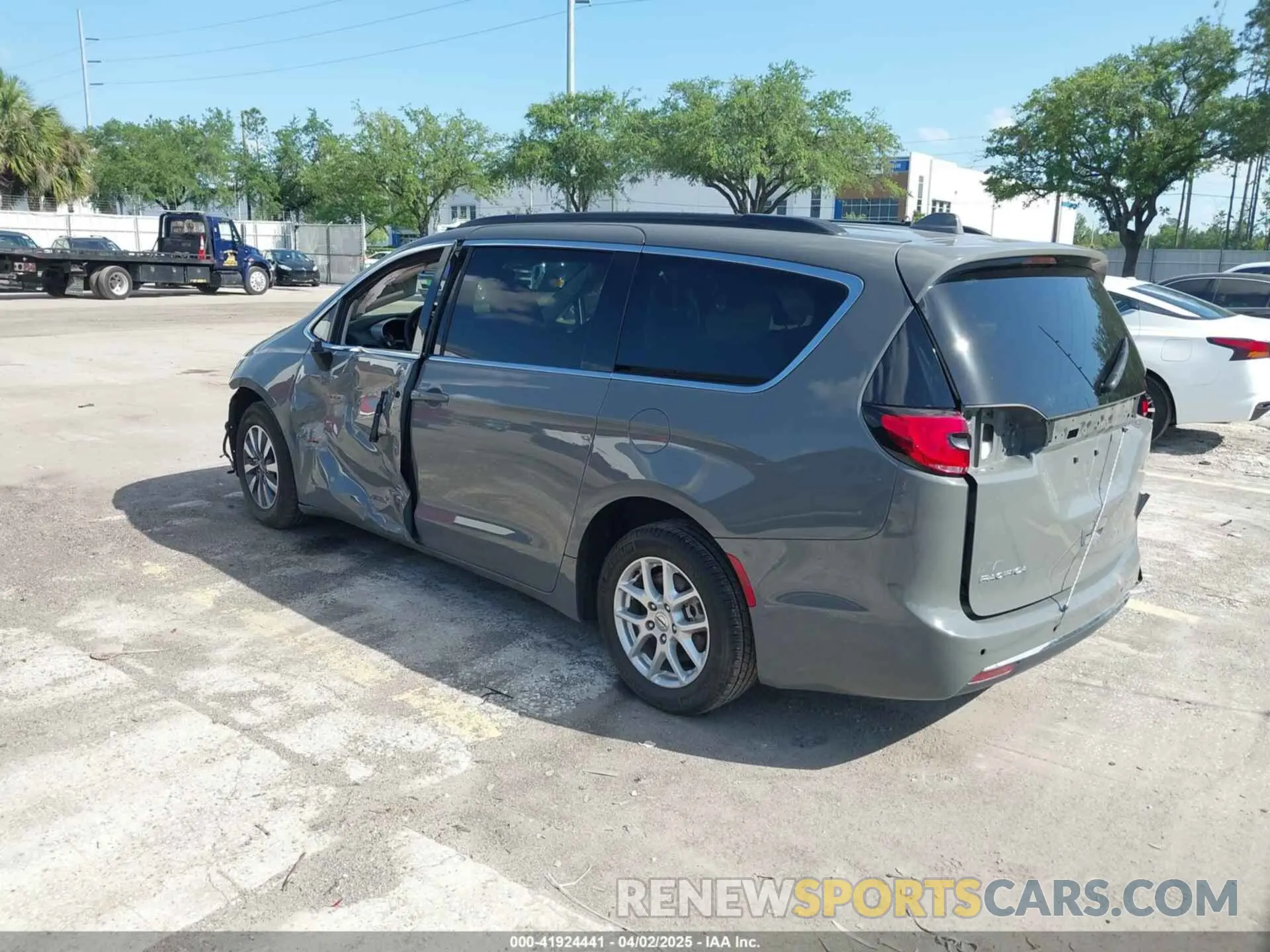 3 fotografías del automóvil dañado 2C4RC1BG9NR157831 CHRYSLER PACIFICA 2022