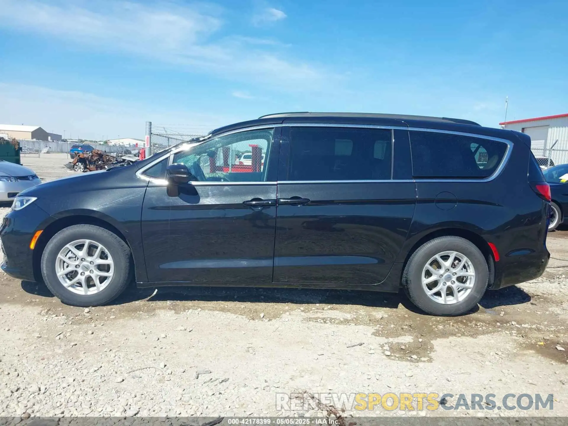 14 fotografías del automóvil dañado 2C4RC1BGXNR142495 CHRYSLER PACIFICA 2022