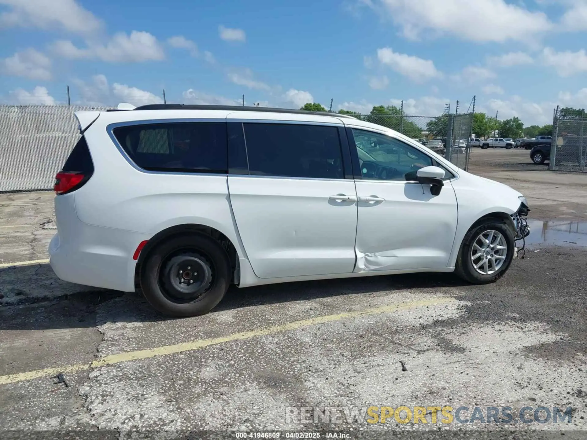 13 fotografías del automóvil dañado 2C4RC1BGXNR233654 CHRYSLER PACIFICA 2022