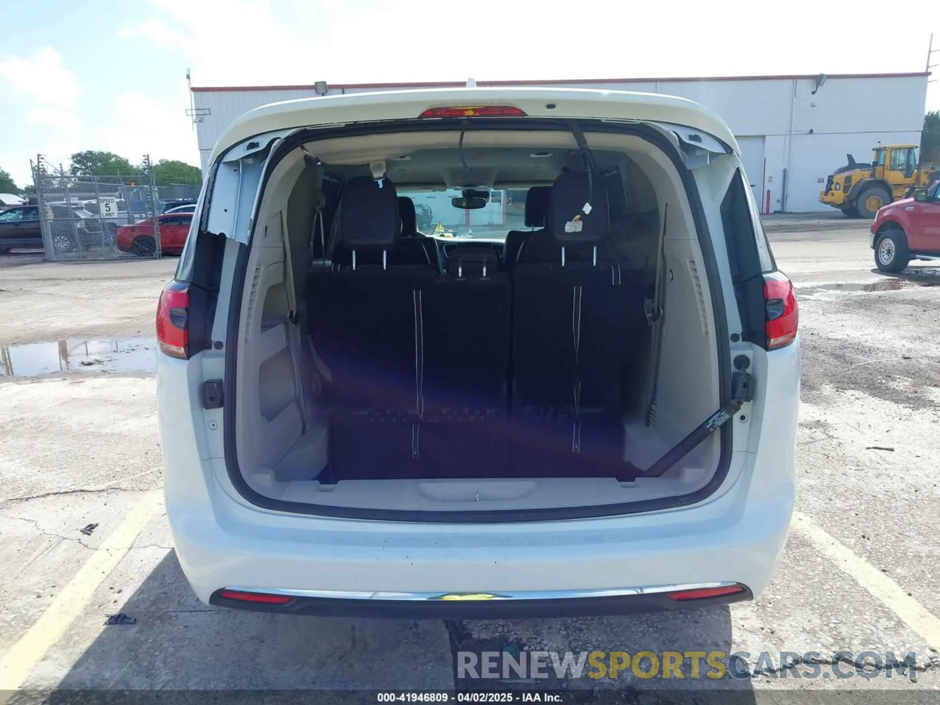 16 fotografías del automóvil dañado 2C4RC1BGXNR233654 CHRYSLER PACIFICA 2022