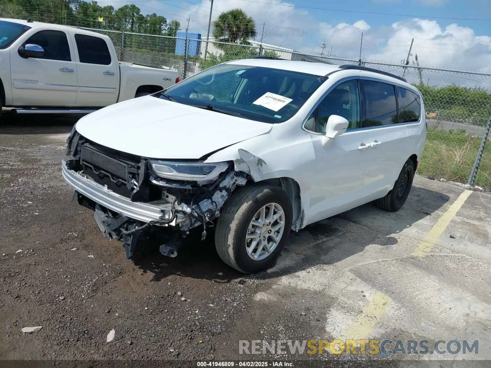 2 fotografías del automóvil dañado 2C4RC1BGXNR233654 CHRYSLER PACIFICA 2022