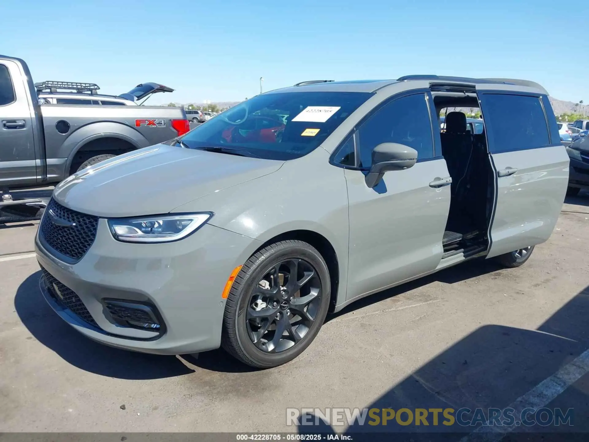 2 fotografías del automóvil dañado 2C4RC1GG0NR187714 CHRYSLER PACIFICA 2022