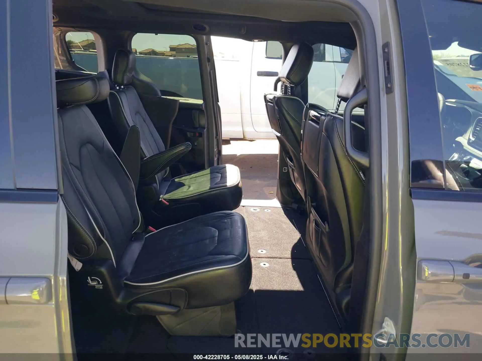 8 fotografías del automóvil dañado 2C4RC1GG0NR187714 CHRYSLER PACIFICA 2022