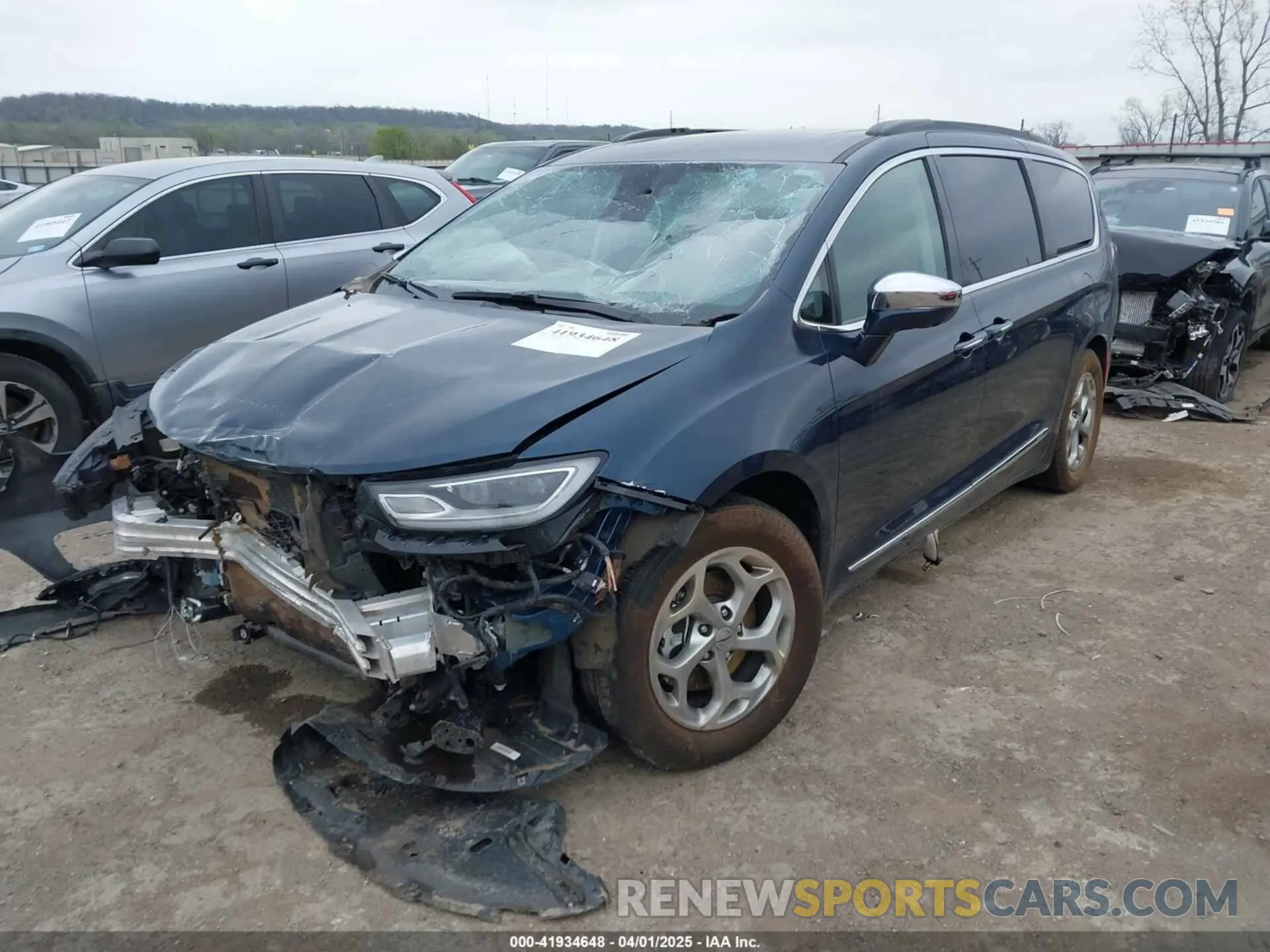2 fotografías del automóvil dañado 2C4RC1GG4NR139407 CHRYSLER PACIFICA 2022