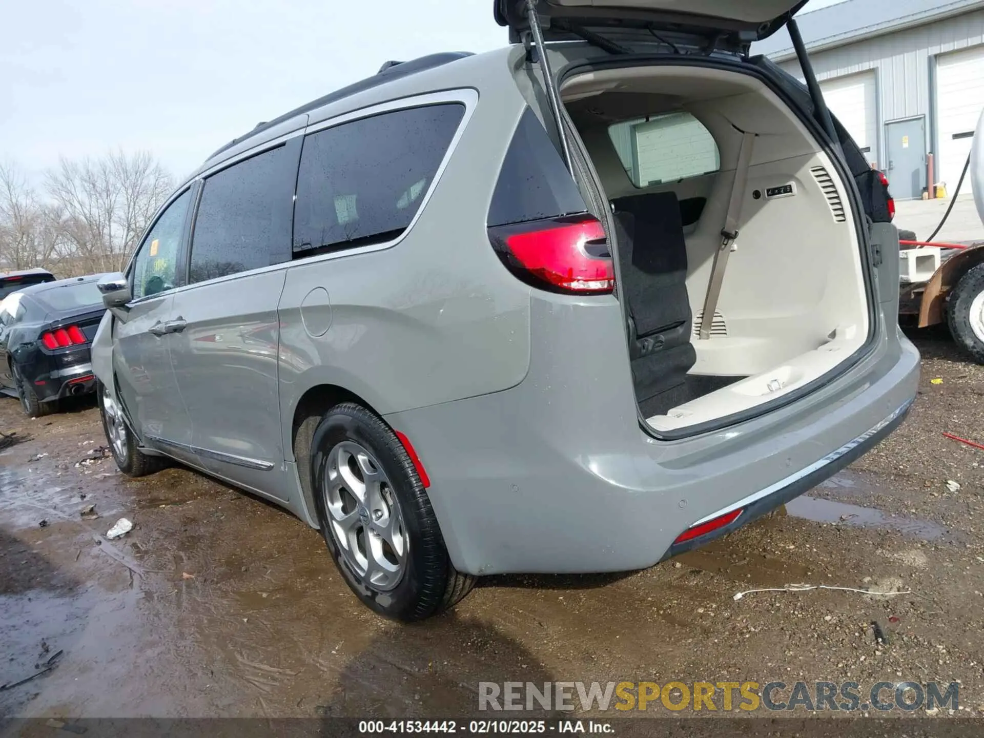 3 fotografías del automóvil dañado 2C4RC1GG5NR176000 CHRYSLER PACIFICA 2022