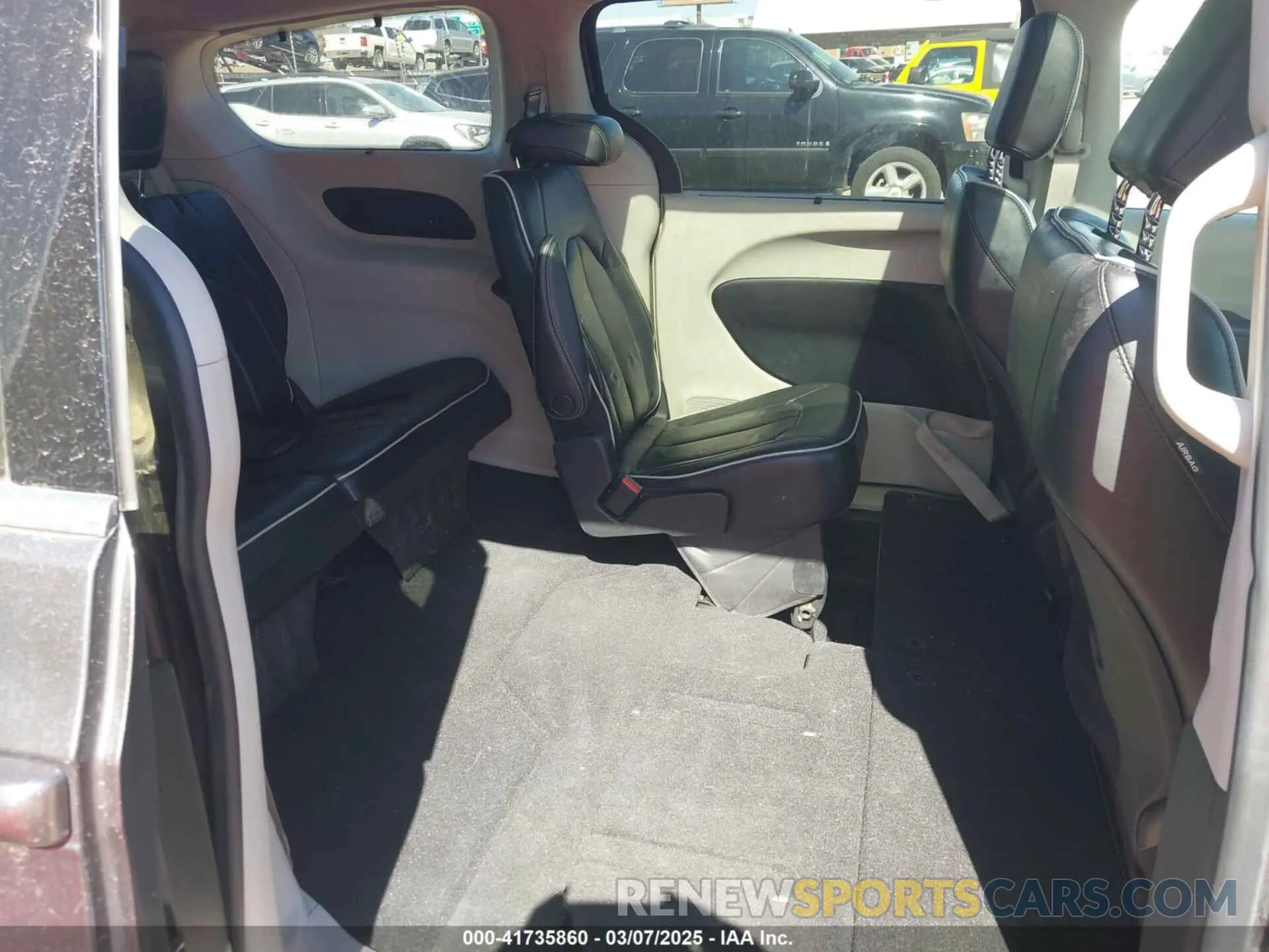 8 fotografías del automóvil dañado 2C4RC1GG6NR134127 CHRYSLER PACIFICA 2022