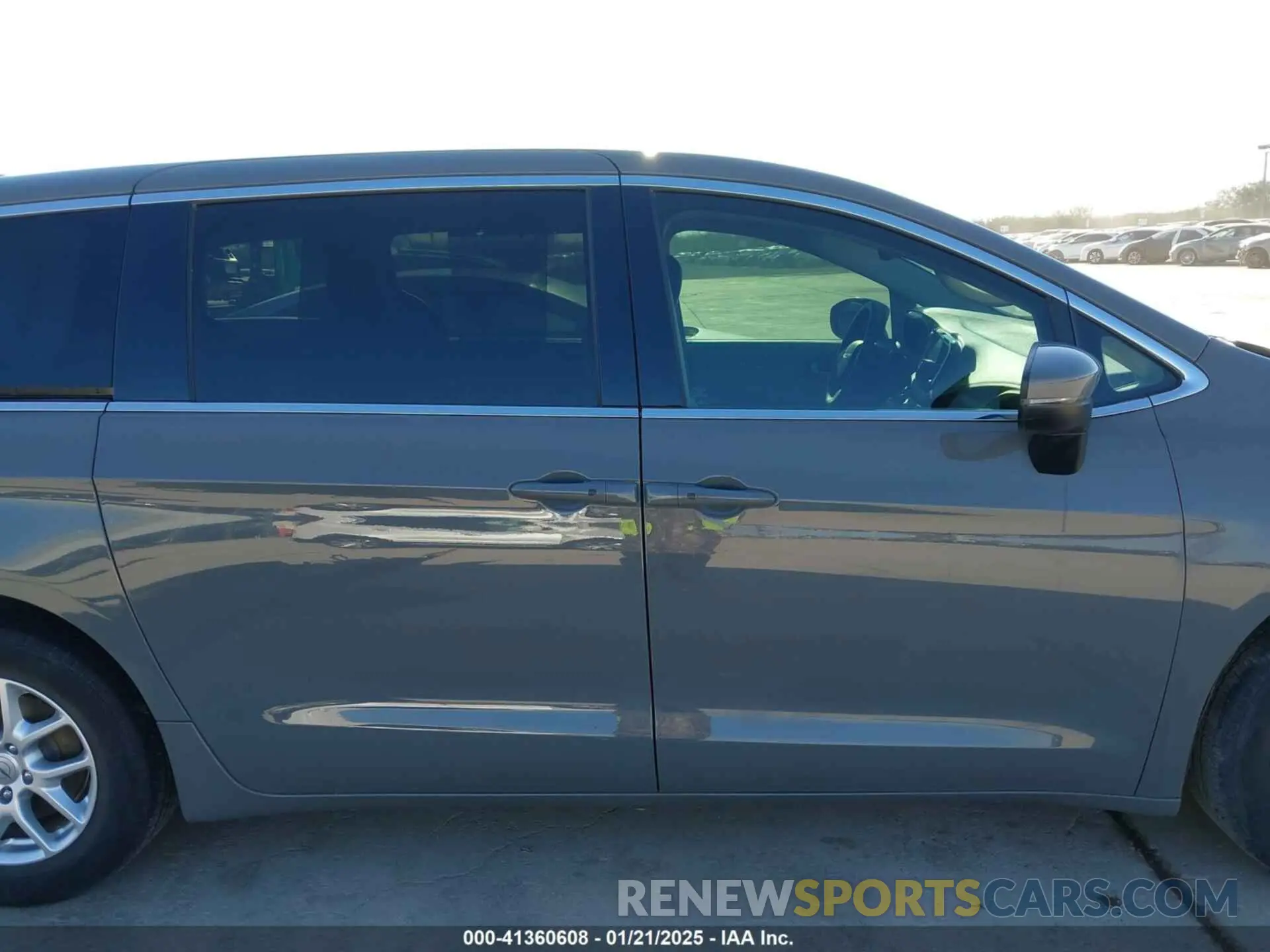 14 fotografías del automóvil dañado 2C4RC1BG0PR506880 CHRYSLER PACIFICA 2023