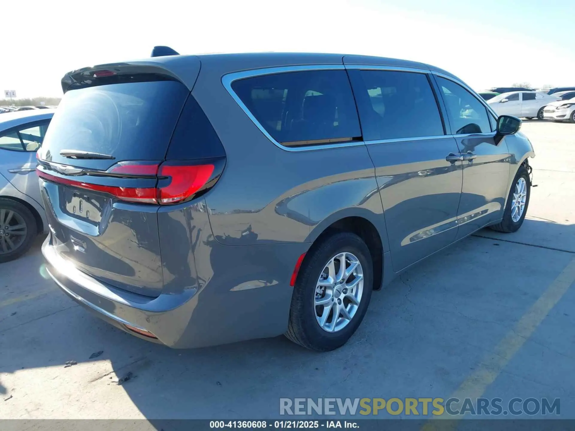 4 fotografías del automóvil dañado 2C4RC1BG0PR506880 CHRYSLER PACIFICA 2023