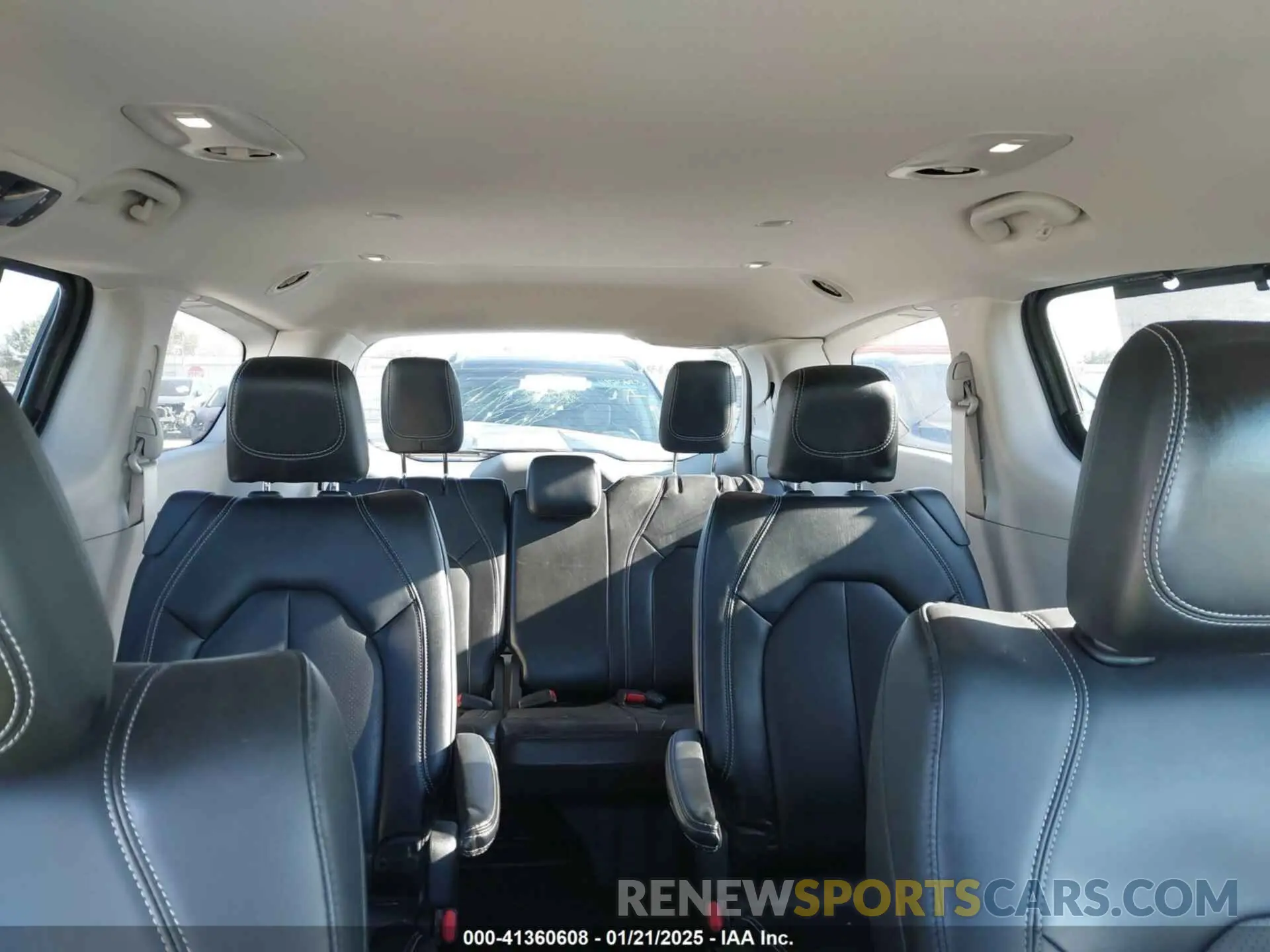 8 fotografías del automóvil dañado 2C4RC1BG0PR506880 CHRYSLER PACIFICA 2023