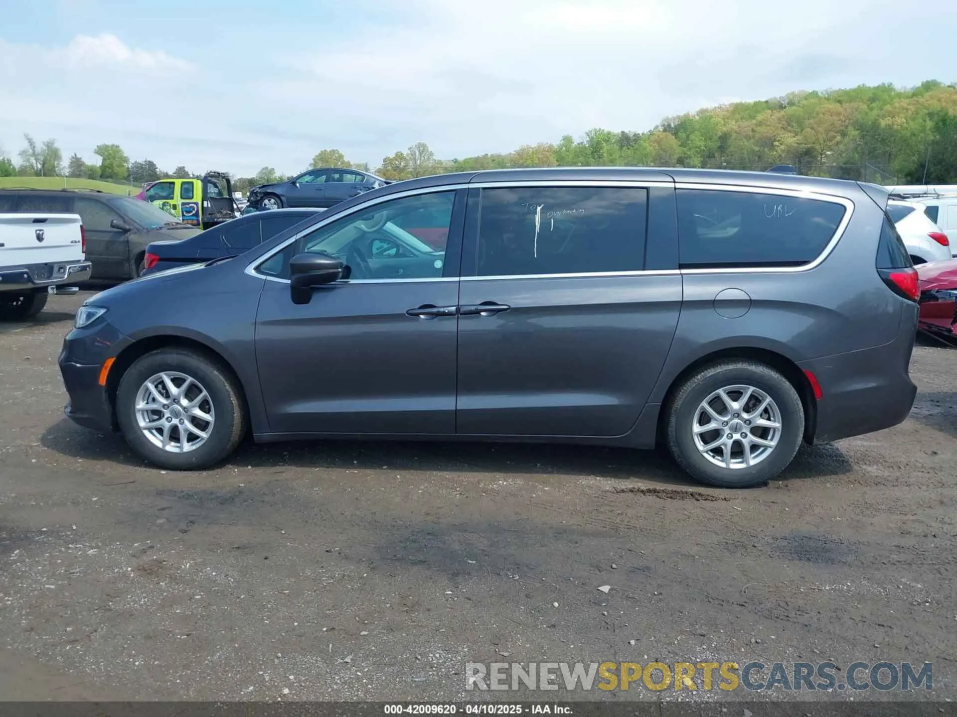 14 fotografías del automóvil dañado 2C4RC1BG0PR529219 CHRYSLER PACIFICA 2023