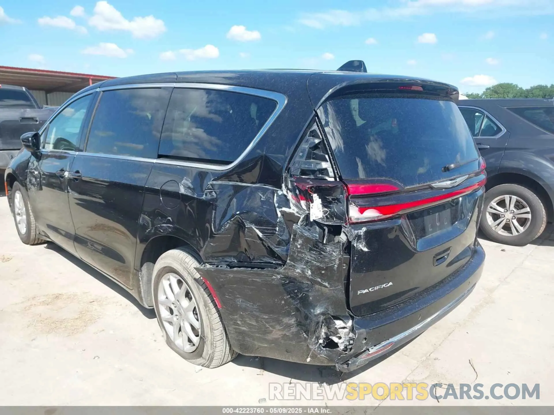 3 fotografías del automóvil dañado 2C4RC1BG0PR586391 CHRYSLER PACIFICA 2023