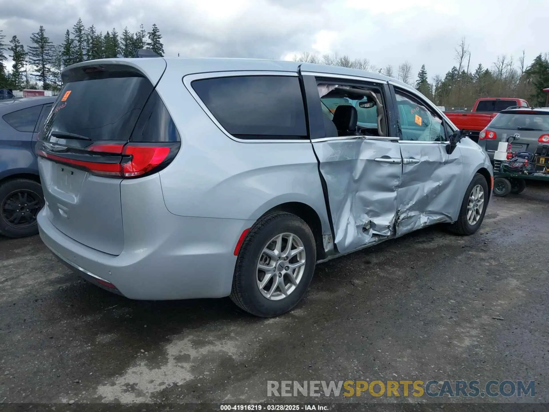 4 fotografías del automóvil dañado 2C4RC1BG0PR607241 CHRYSLER PACIFICA 2023