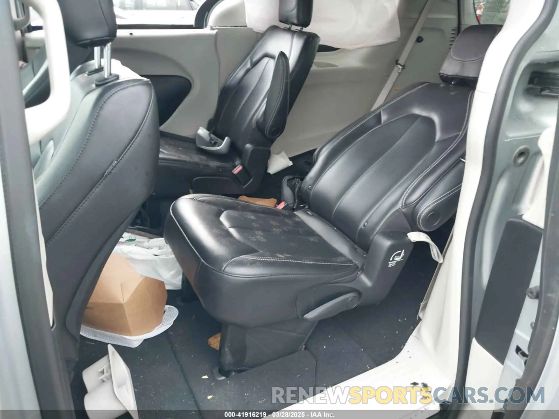 8 fotografías del automóvil dañado 2C4RC1BG0PR607241 CHRYSLER PACIFICA 2023