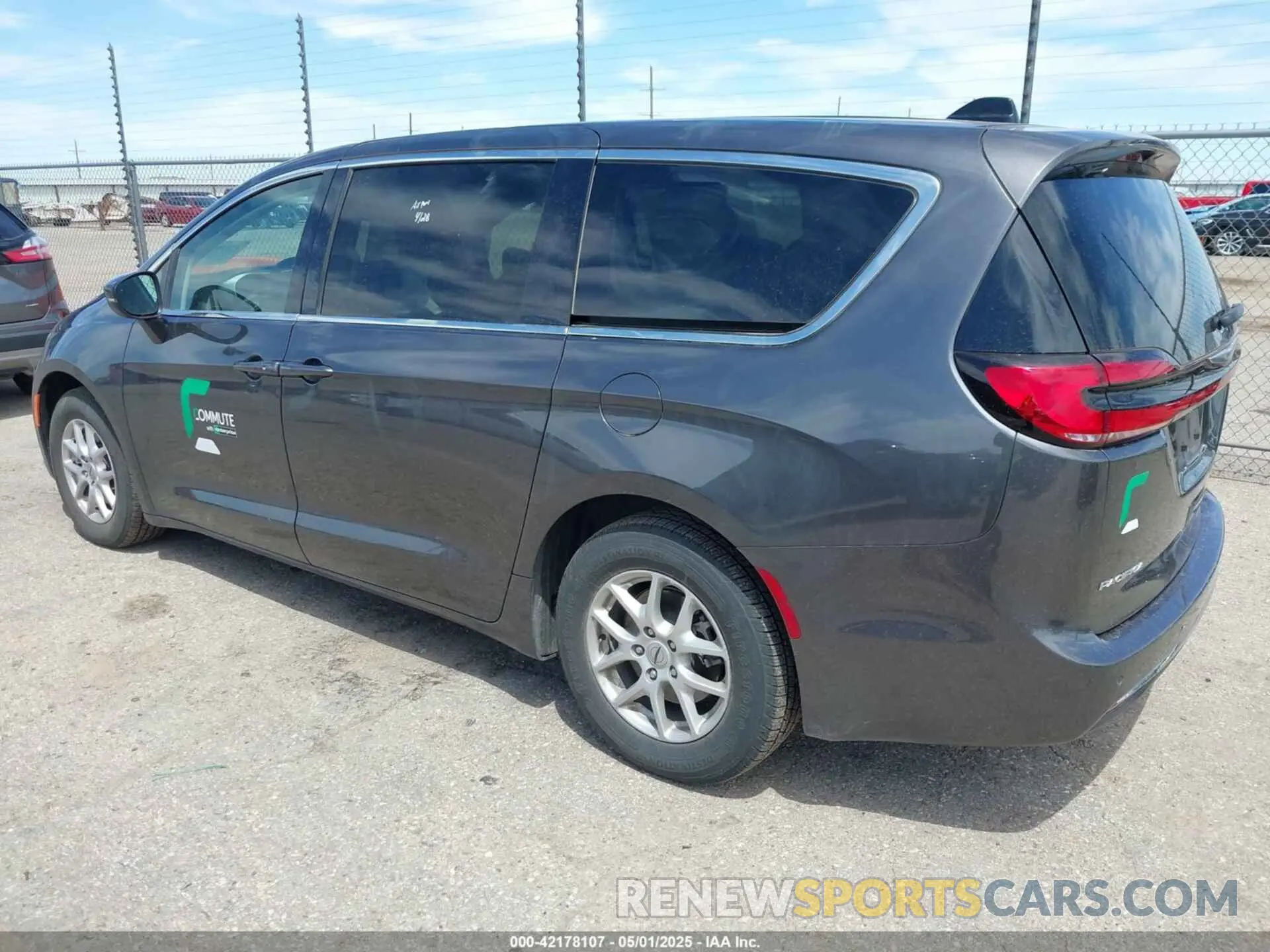 3 fotografías del automóvil dañado 2C4RC1BG1PR536602 CHRYSLER PACIFICA 2023