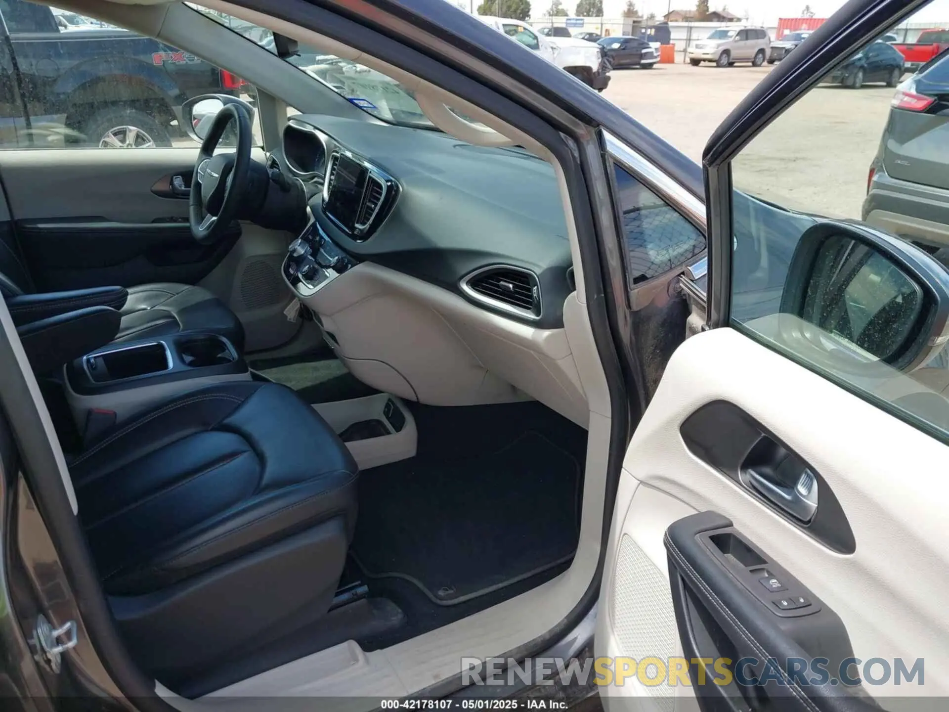 5 fotografías del automóvil dañado 2C4RC1BG1PR536602 CHRYSLER PACIFICA 2023