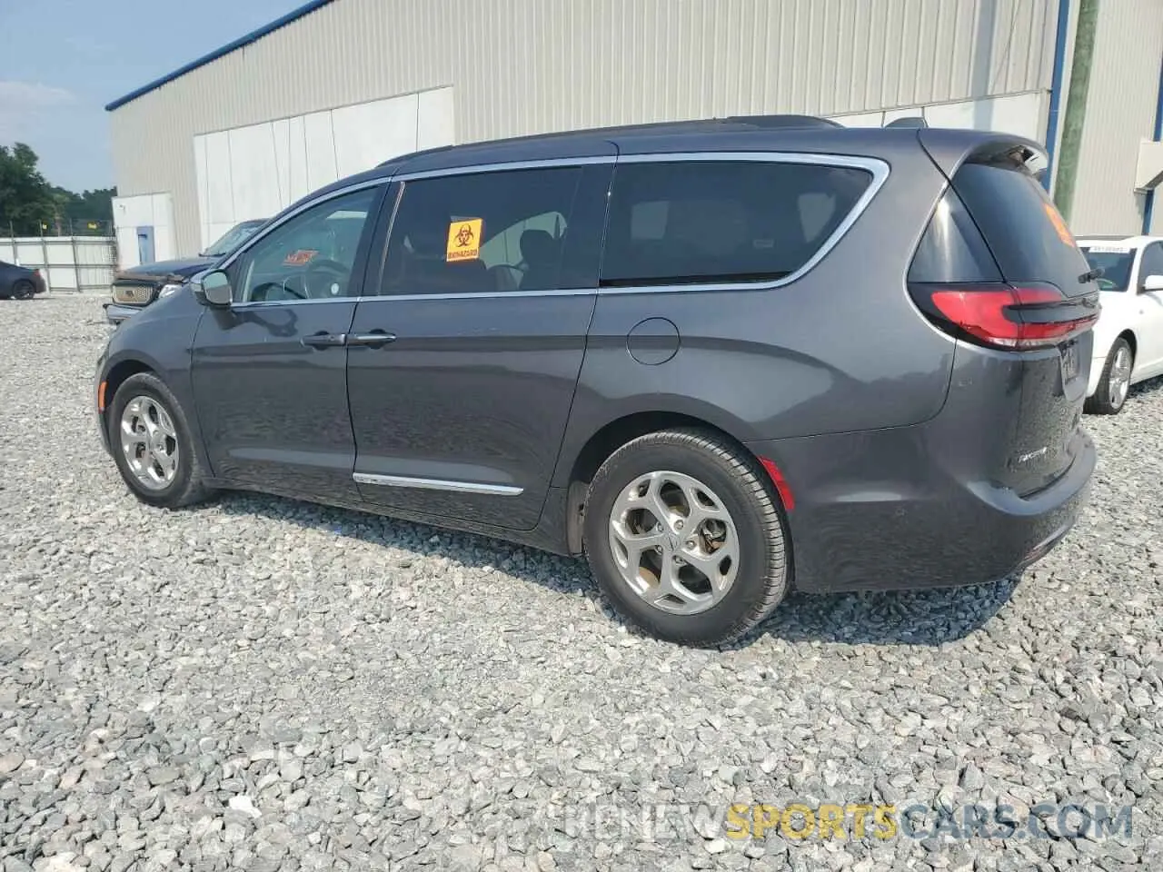 2 fotografías del automóvil dañado 2C4RC1BG1PR577425 CHRYSLER PACIFICA 2023