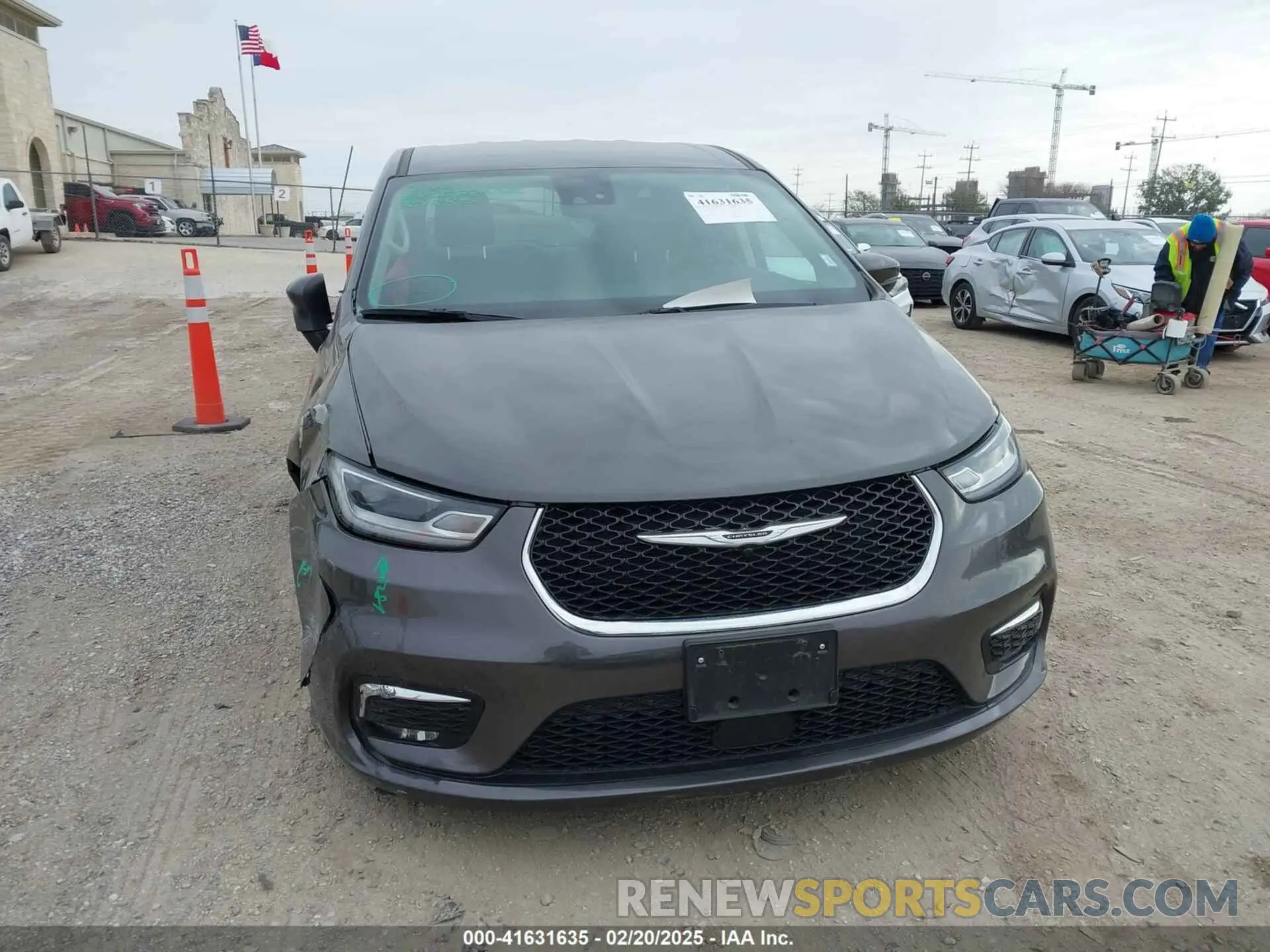 12 fotografías del automóvil dañado 2C4RC1BG2PR550444 CHRYSLER PACIFICA 2023