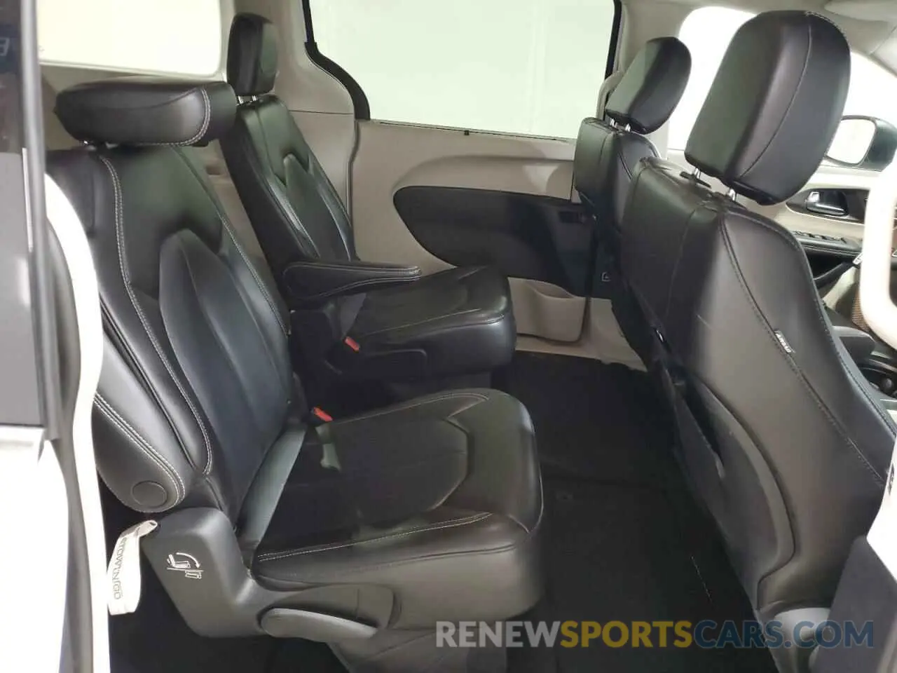 11 fotografías del automóvil dañado 2C4RC1BG2PR550573 CHRYSLER PACIFICA 2023